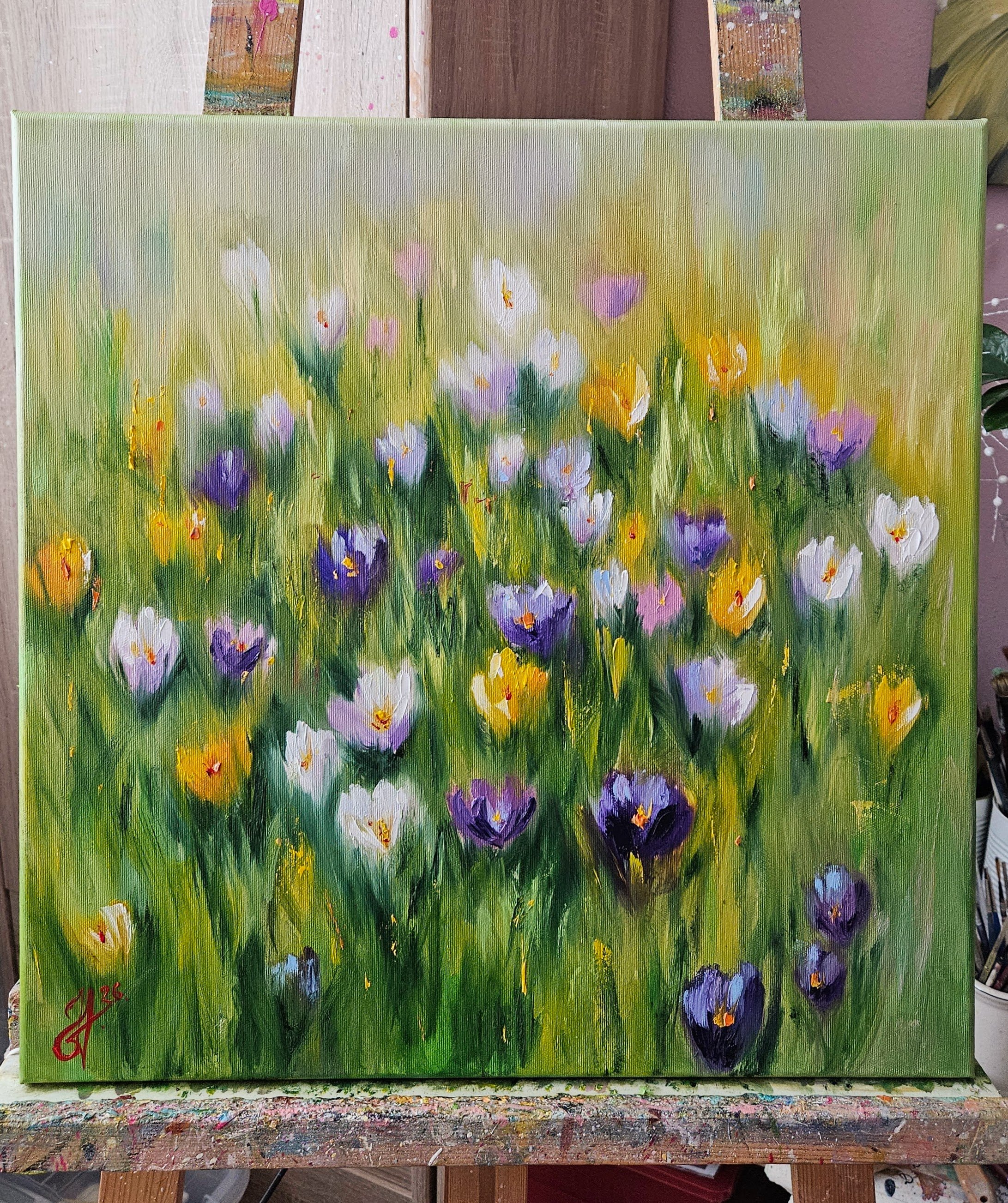 Jarné kvety v záhrade. Krokusy v tráve. Ručne maľovaný obraz na predaj.
