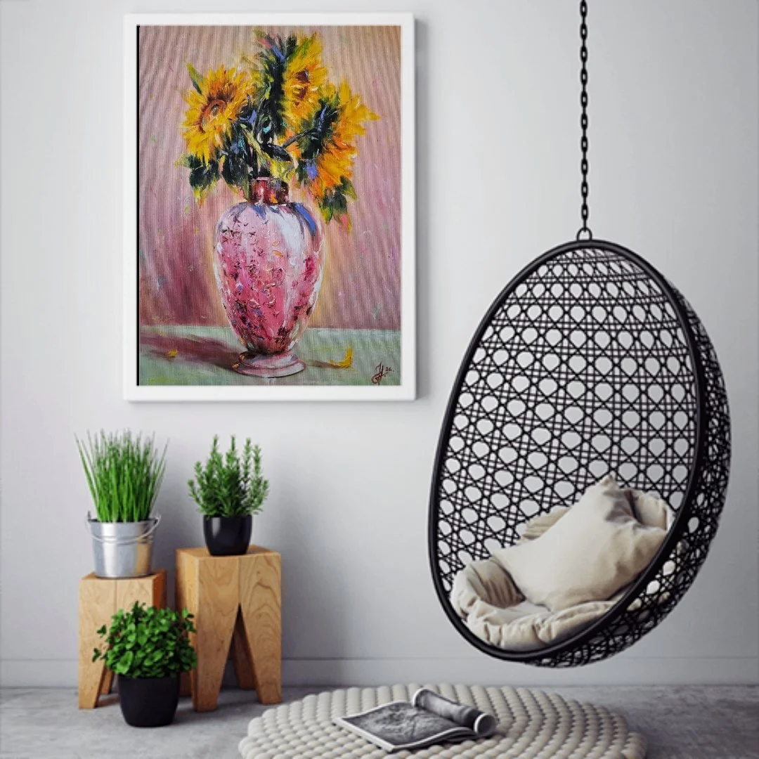 Slnečnice v ružovej antickej váze. Zátišie s kvetmi. Ručne maľovaný obraz na predaj.