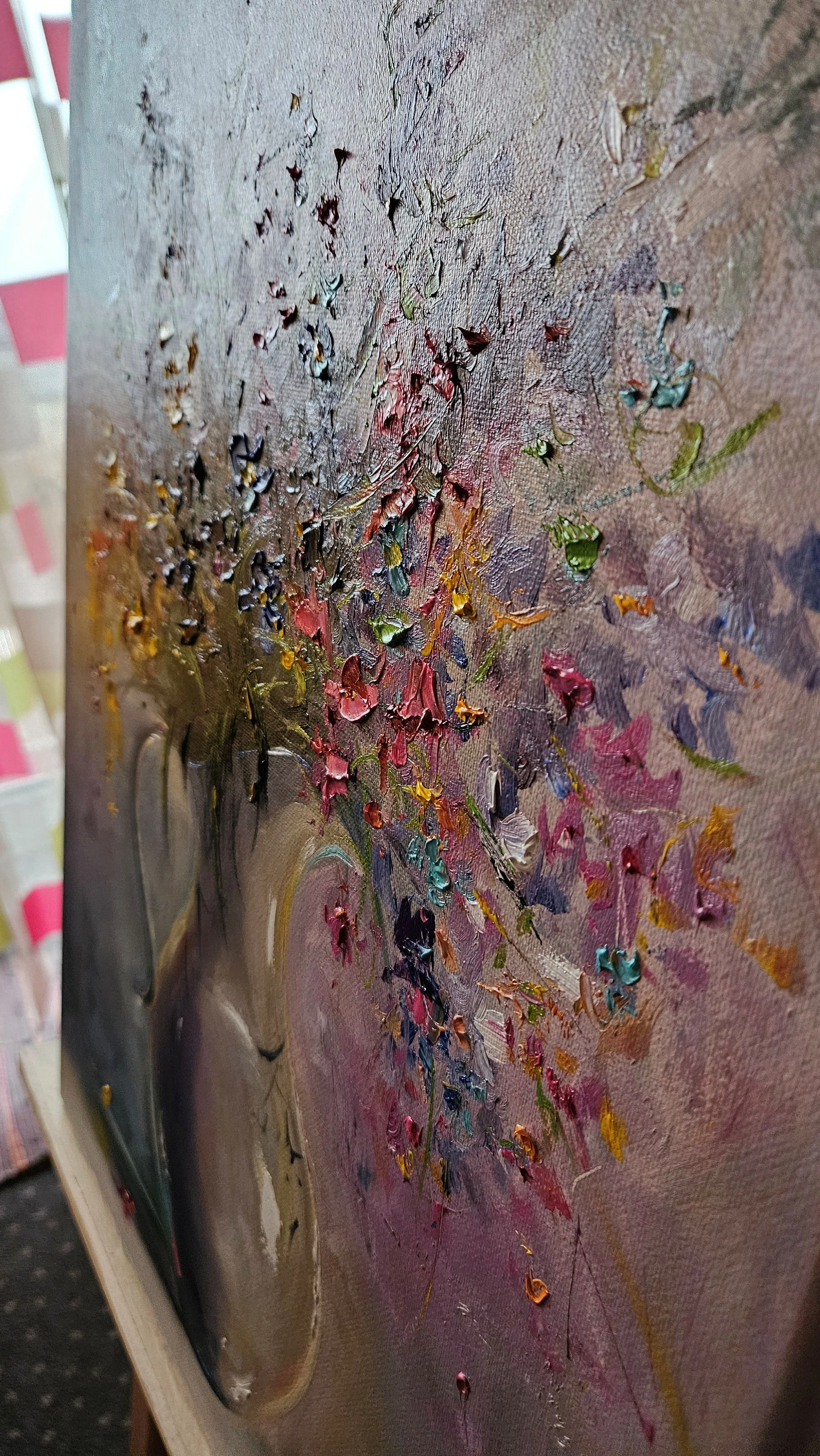 Kytica lúčnych kvetov v džbáne. Romantický vintage obraz. Ručne maľovaný obraz na predaj.