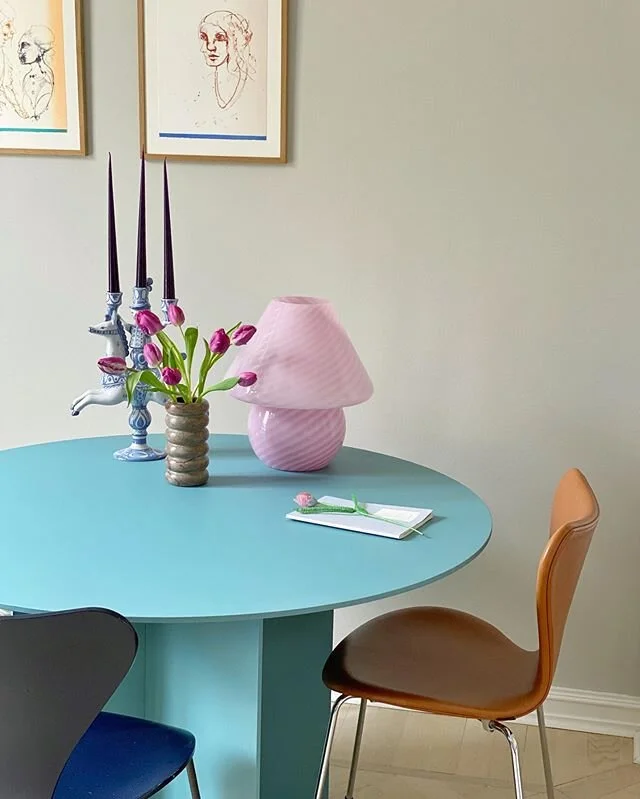Full on Spring vibes with EDGE round table in blue from @munkcollective in the most beautiful and colourful home @cathdelichtenberg 🐬 #laudercommunication #munkcollective #designcommunity #interiordesign