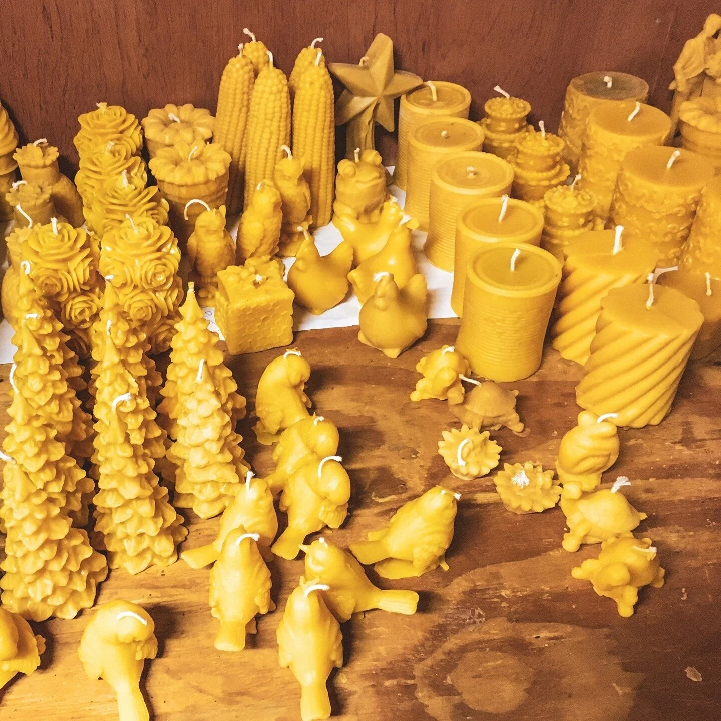 We've got TONS of candle shapes available for your holiday needs!  We have a list on our website of some of what we have available, give us a call or email us to special order anything you see!
Look up the list at beehappyvermont.com/candles
.
.