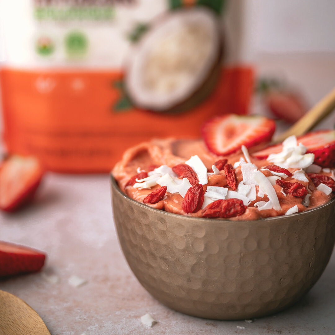 Superfood Strawberry Smoothie (3).jpg