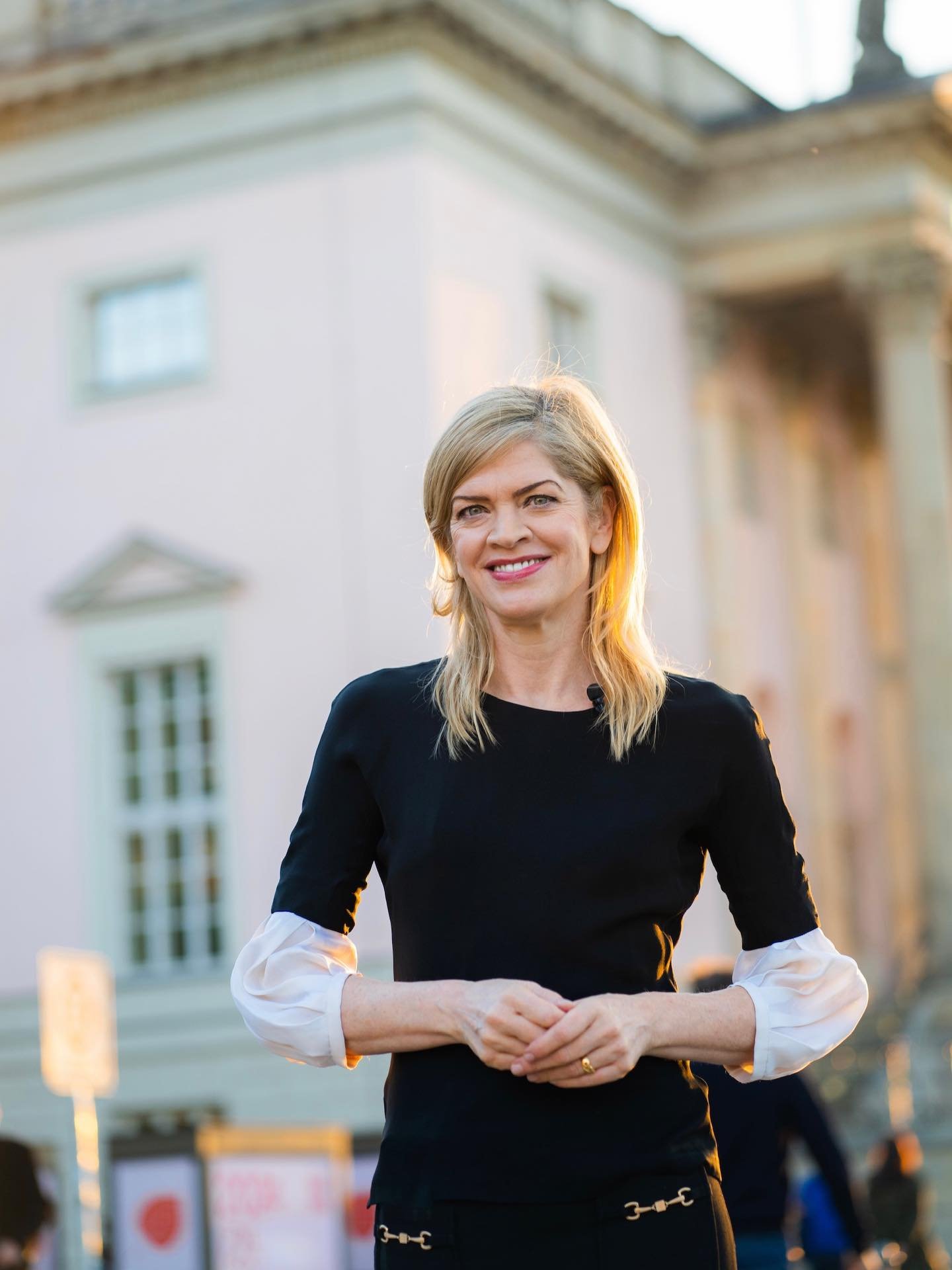 Gr&uuml;&szlig;e aus Berlin! I&rsquo;m happy to be back in one of the world&rsquo;s cultural capitals to conduct Eike Gramss&rsquo; moving production of Madama Butterfly, and to be reunited with the great orchestra and chorus of the @staatsoperberlin