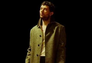 Monday 9 Nov: NT Live - “Golden Boy”