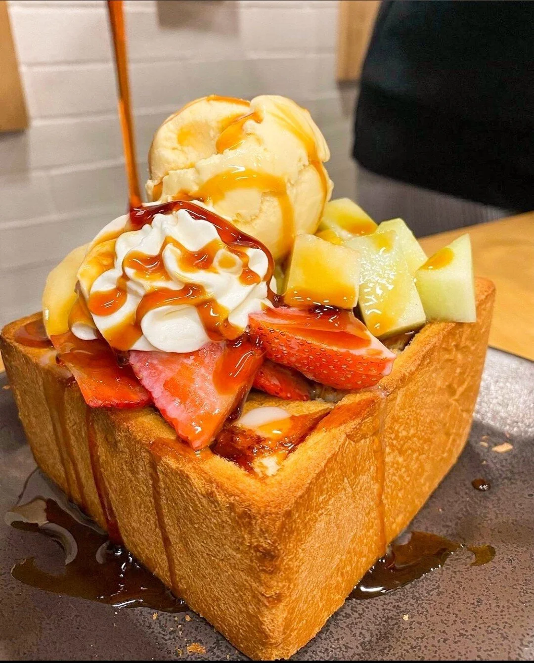 This is how we kickstart our week! 🍞+🍓+🥭+🍈+🍨+ 🍯+🥛= 𝙁𝙧𝙪𝙞𝙩 𝙏𝙤𝙖𝙨𝙩. 💜⁠ No more Monday blue! Monday should be COLORFUL. ⁠
⁠
📸:@phlfoodstagram