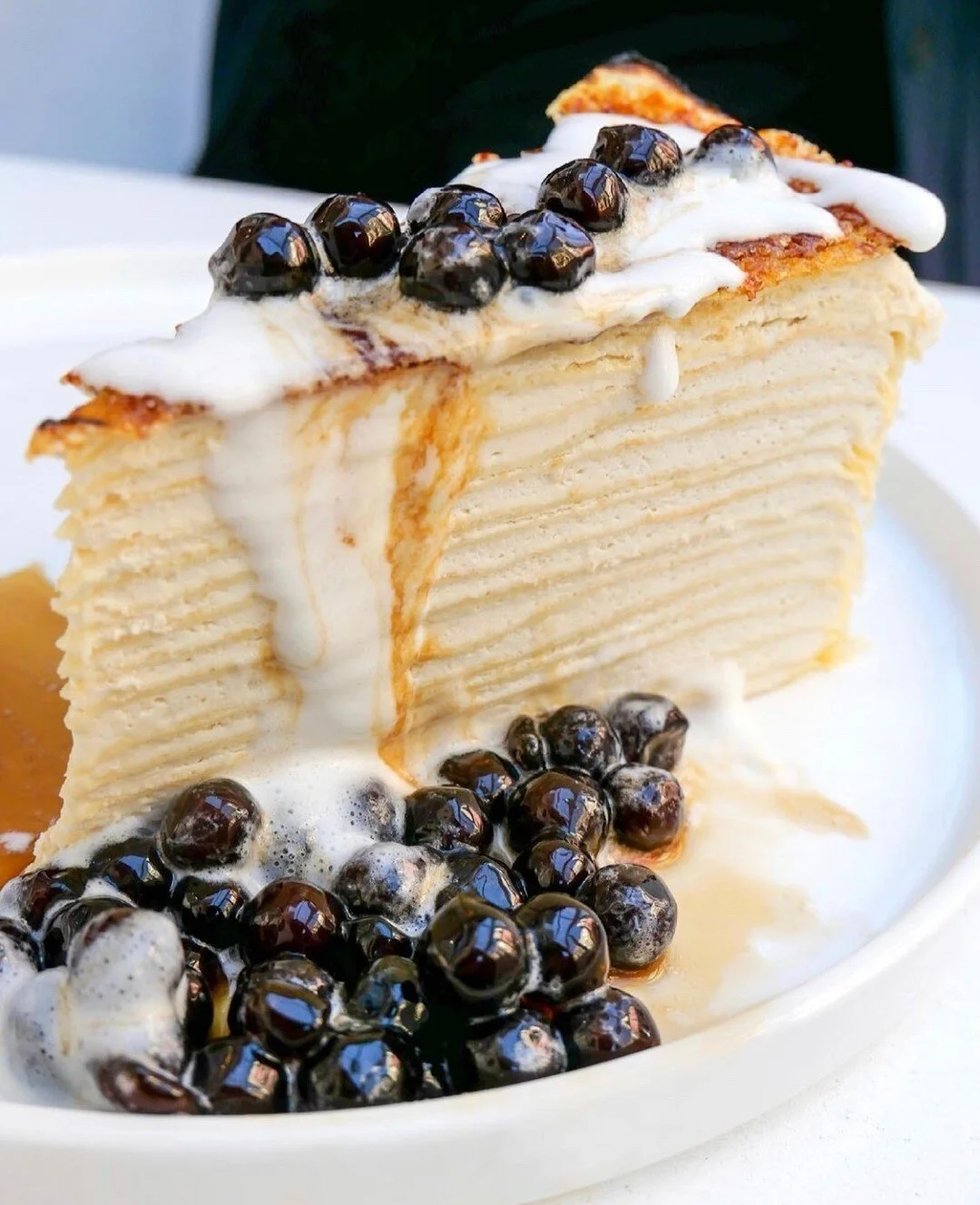 Guess how many layers are there in this crepes cake and how many bobas? For those ⁠who get the correct answer, you get a slice! ⁠🤫😜⁠
⁠
📸: @_emmasweet