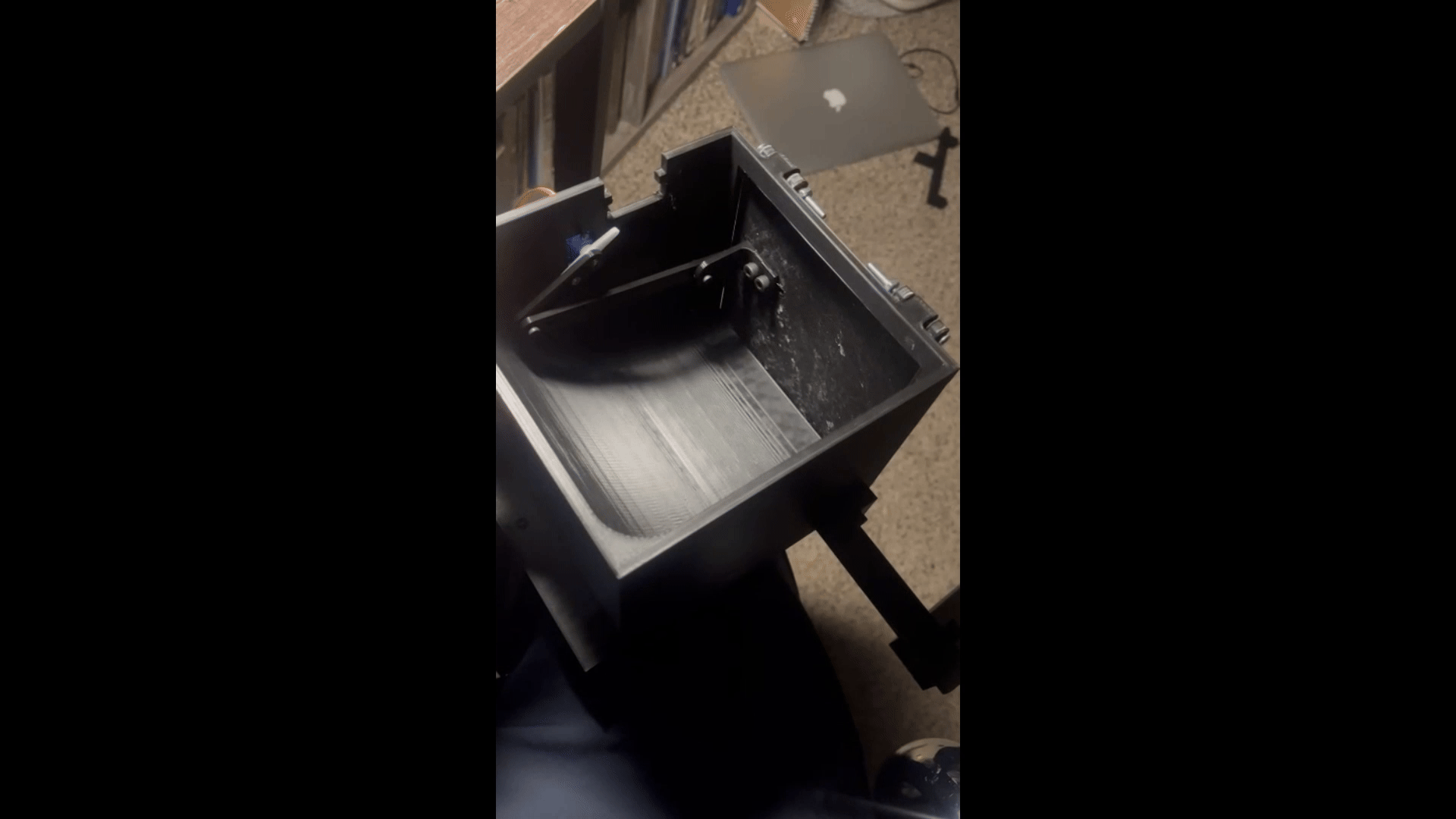 TRAPDOR TEST VIDEO - Made with Clipchamp (1).gif