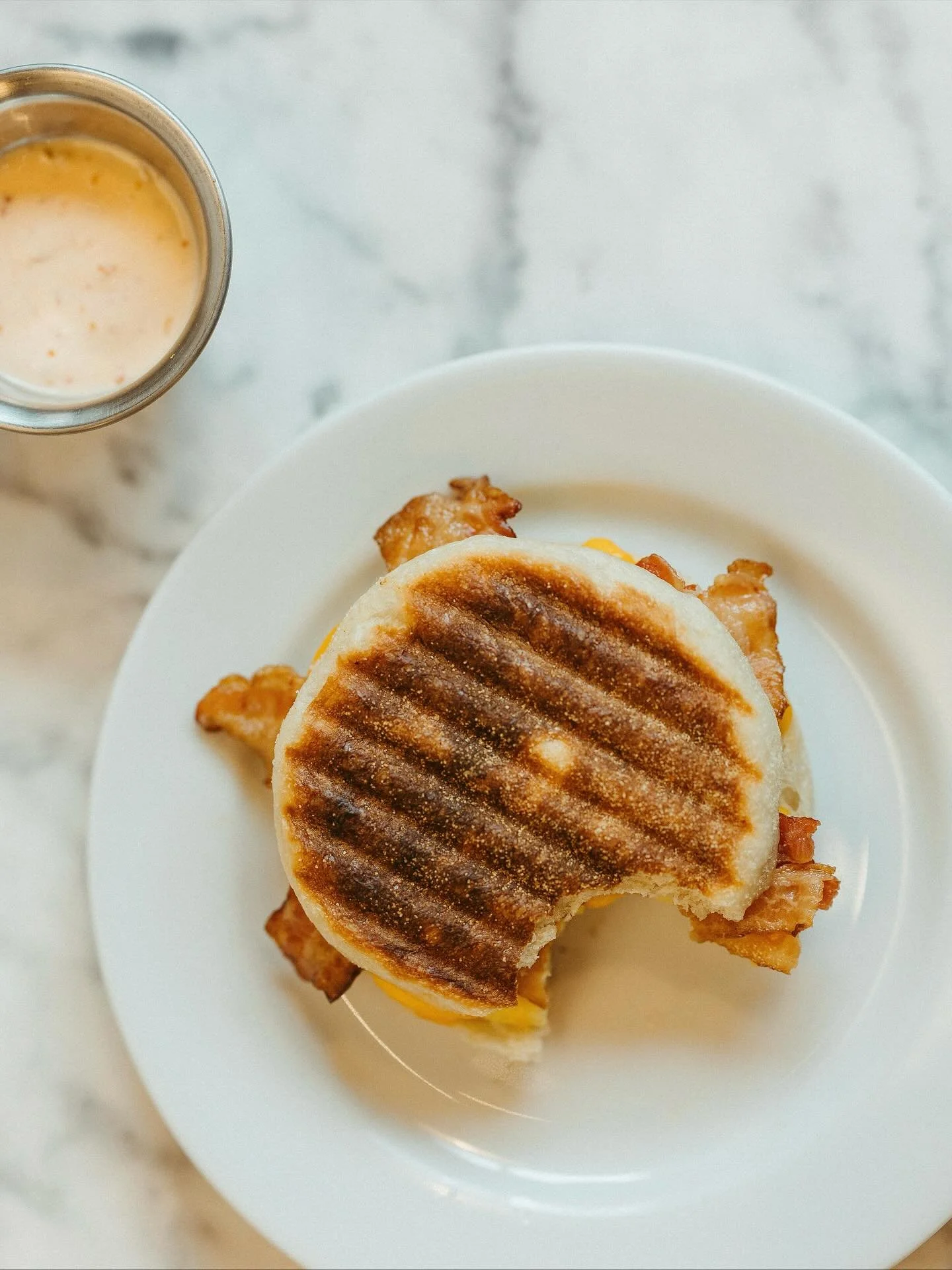Sometimes it takes a little something extra to get you out of bed and motivated for the day…like our breakfast sandwich. 🍳☕️