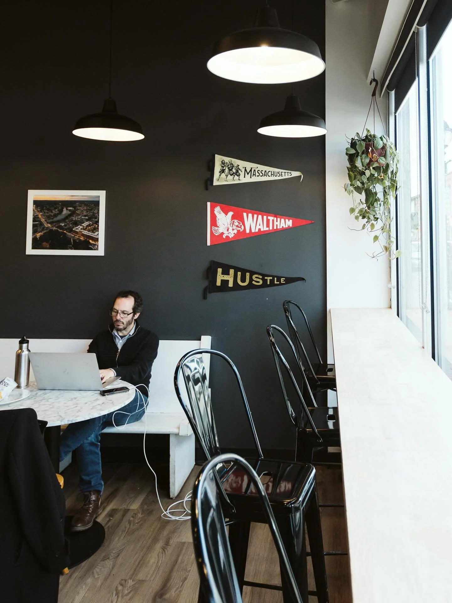 Back to the hustle and grind! 

There&rsquo;s no better place to make your home base for work and creativity! ☕️