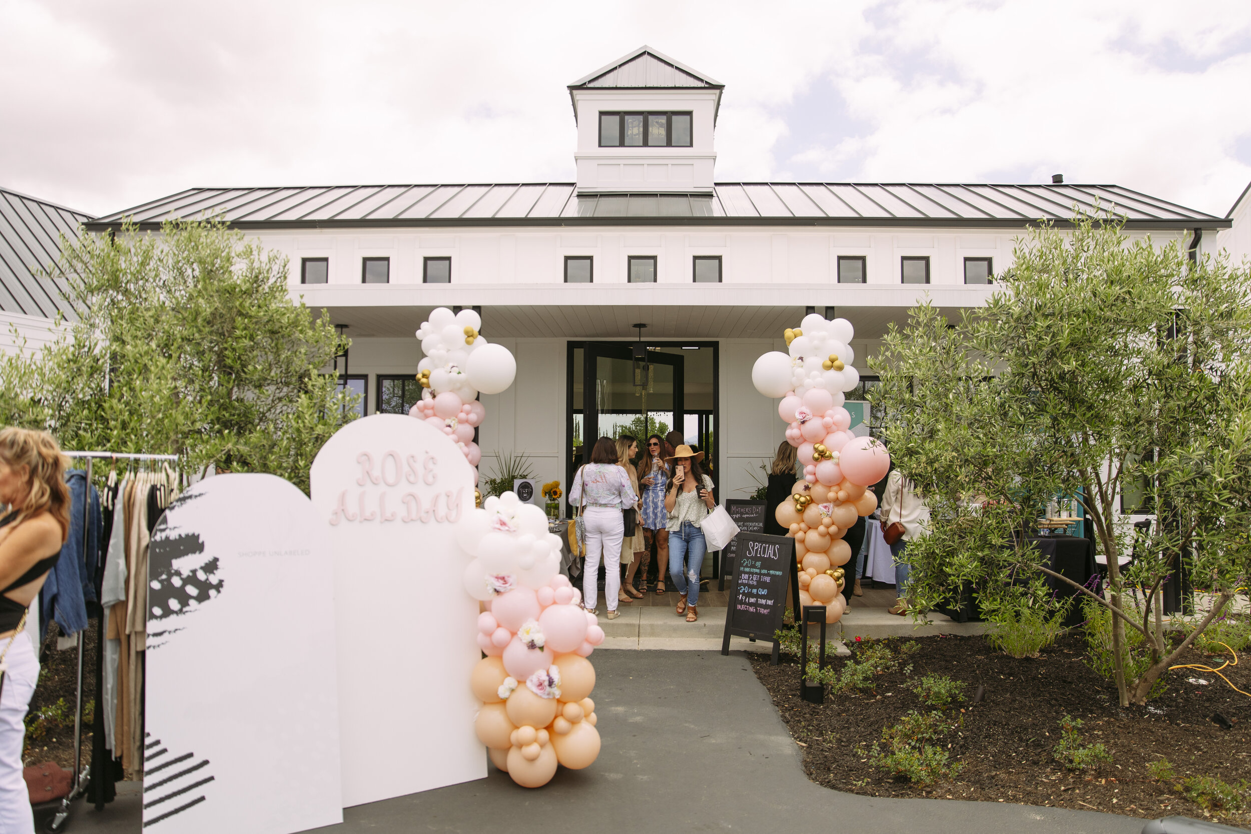 Spring Luxury Market 