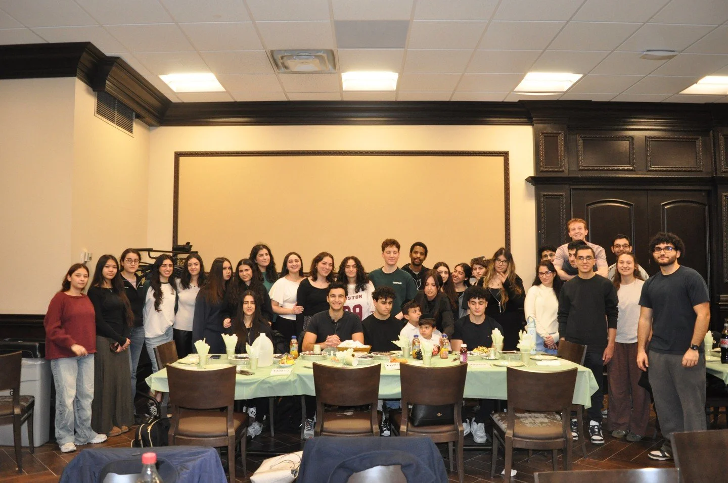 Photo recap from last night&rsquo;s spectacular event: Midterm Shabbat, But Not Really! ✨📸 During these stressful midterms, there&rsquo;s nothing better than taking a break, enjoying time with friends, and sharing some delicious food&mdash;just like
