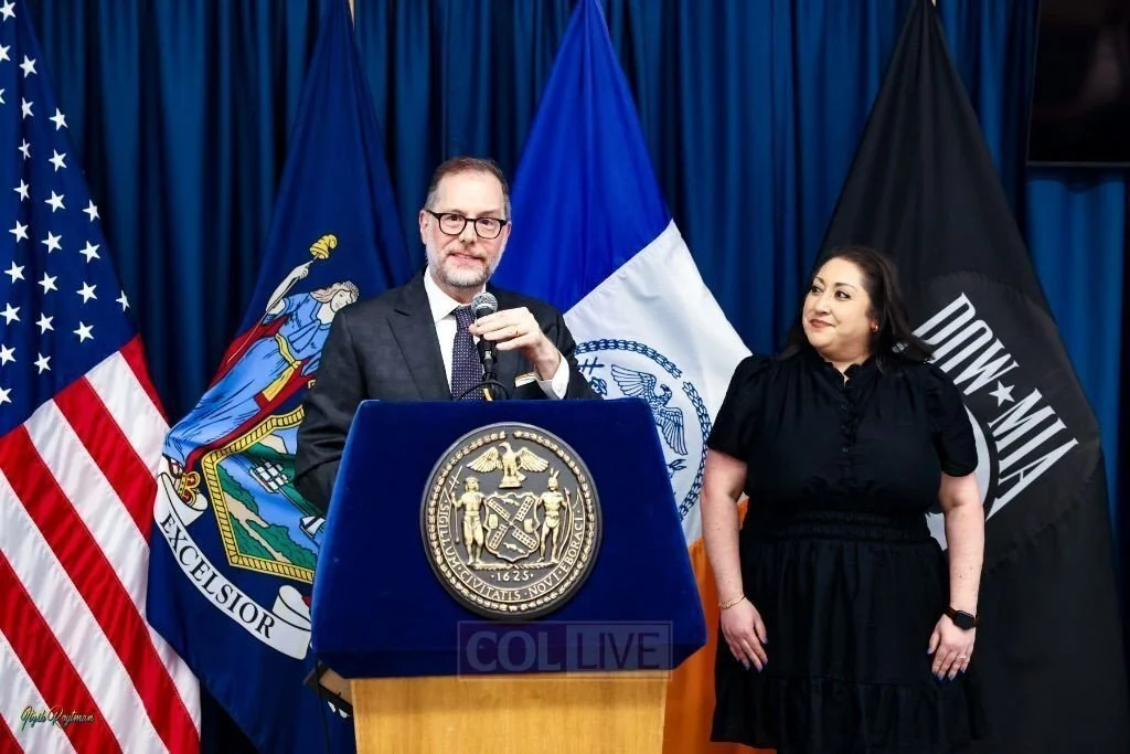 Wishing a huge Mazel Tov to our very own Queens Hillel Executive Director, Jenna Citron Schwab, on being honored by the Manhattan Borough President and NYC Comptroller in celebration of Jewish American Heritage Month!