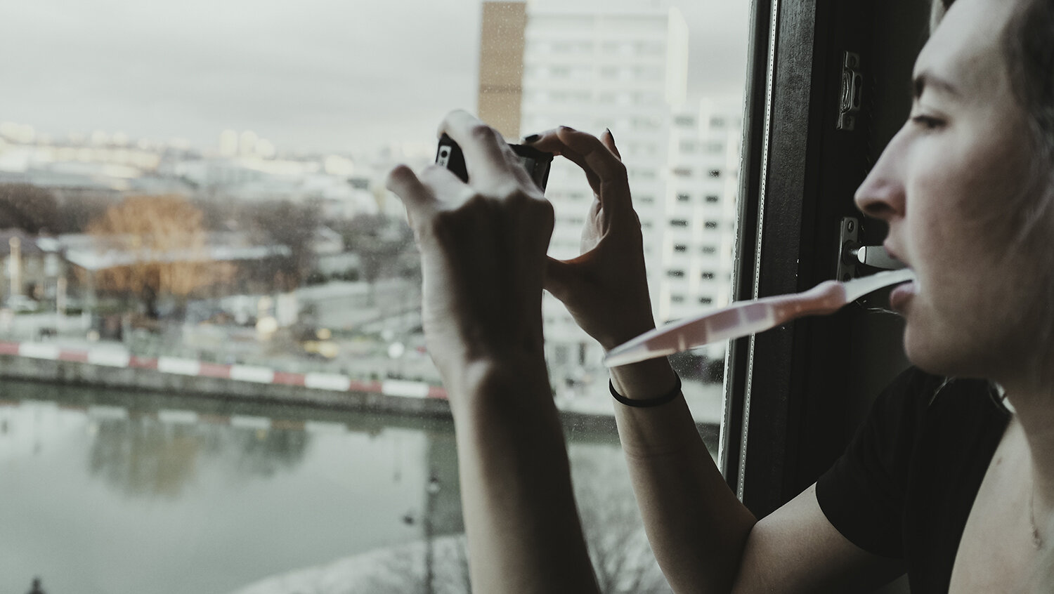 Emily Kokal (Warpaint) / Paris, France. 