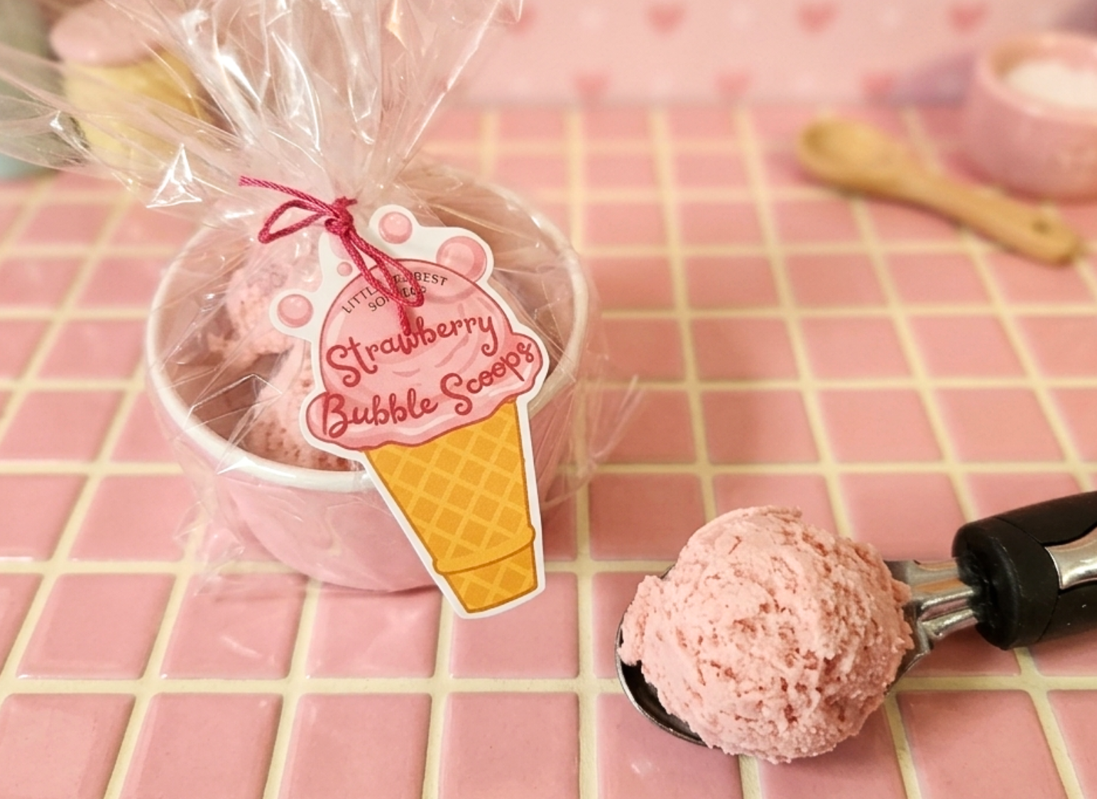 Strawberry Bubble Scoops