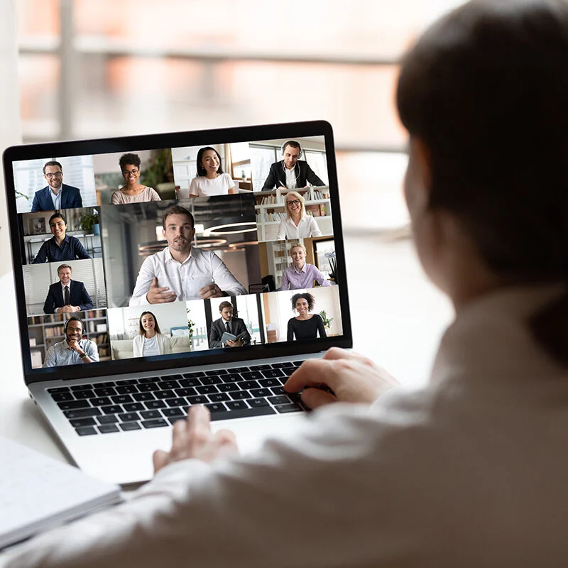 So gelingen Onlinepräsentationen mit Hilfe von Stimme und Körperausdruck!