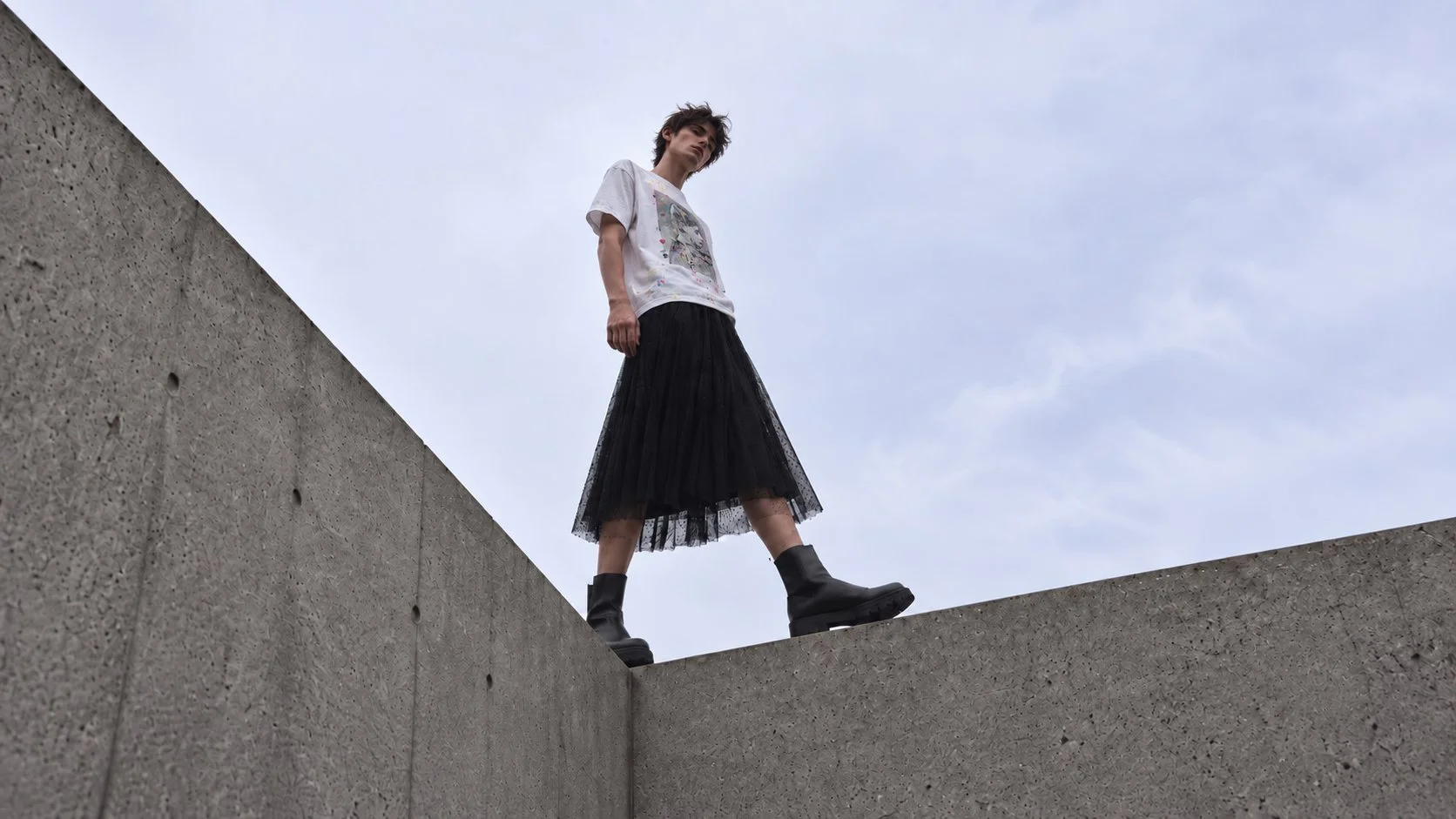 model ss27 pleats skirt2.jpg