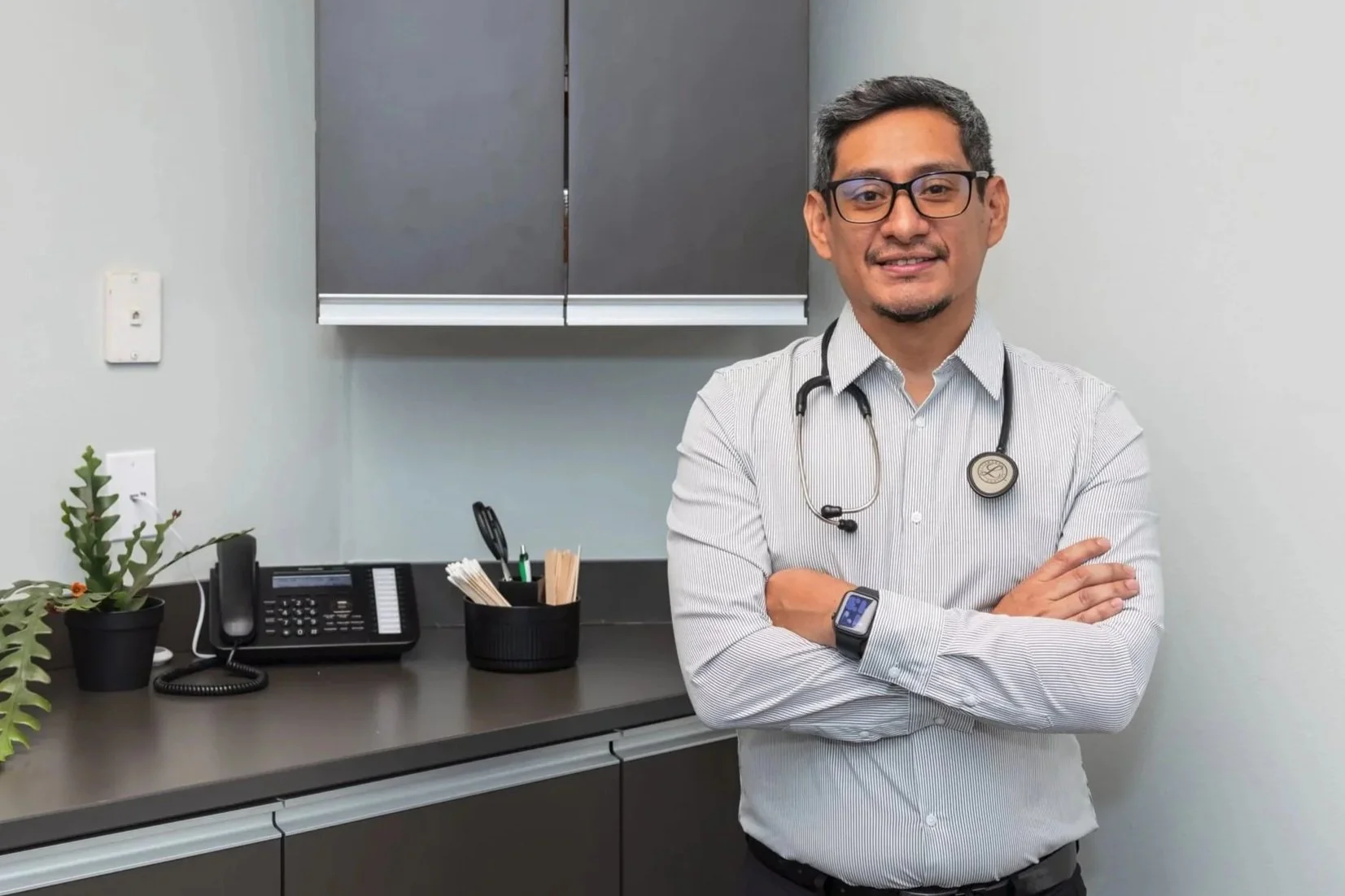 A photo of BonLeven's Internal Medicine Specialist, Dr. Luis Diaz.