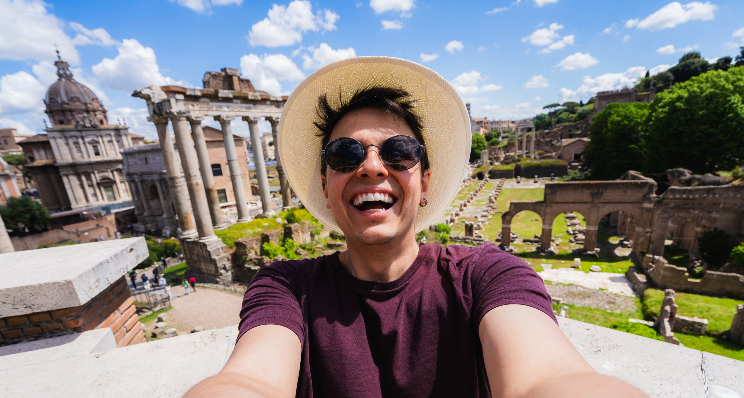 Excited Traveler - Selfie - Rome 2500x1667.png