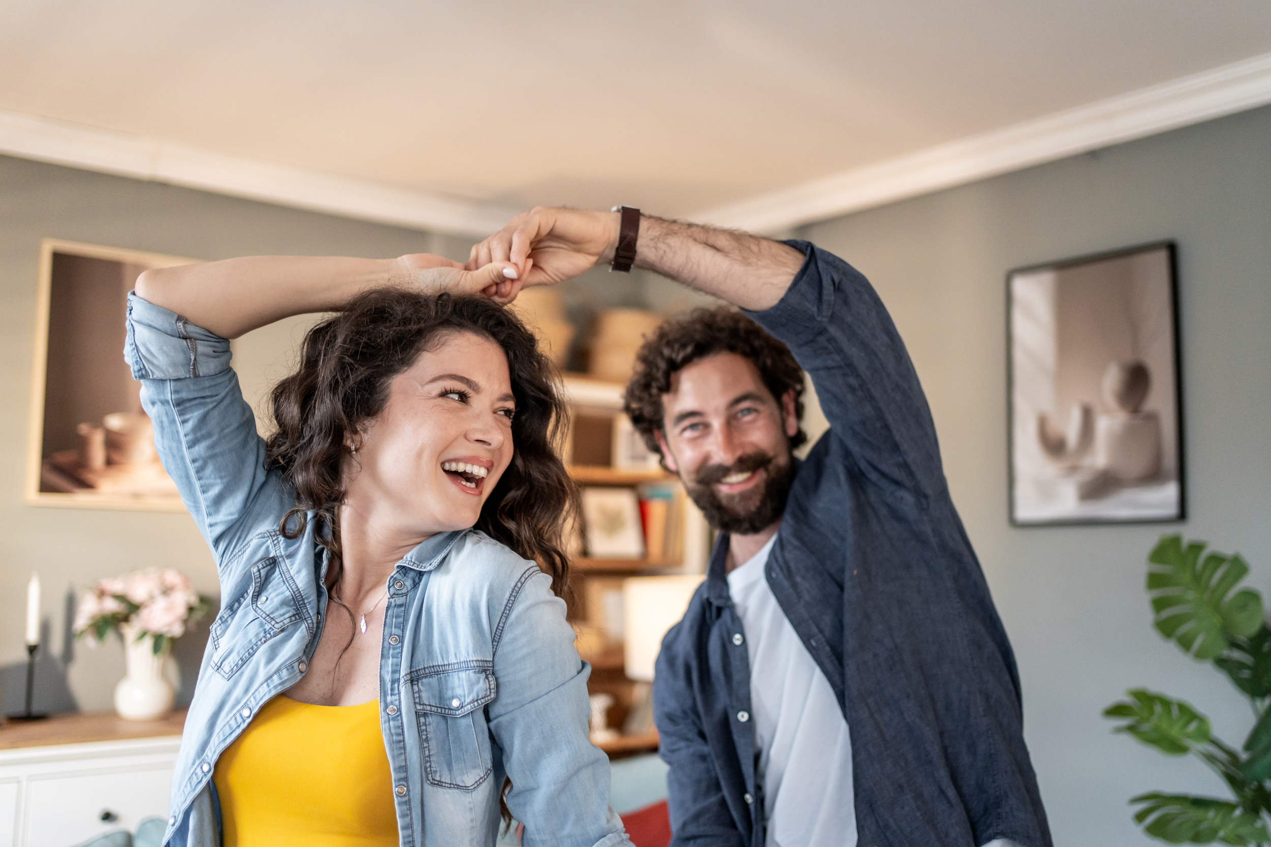 Happy Couple - Dancing 2500x1667.png