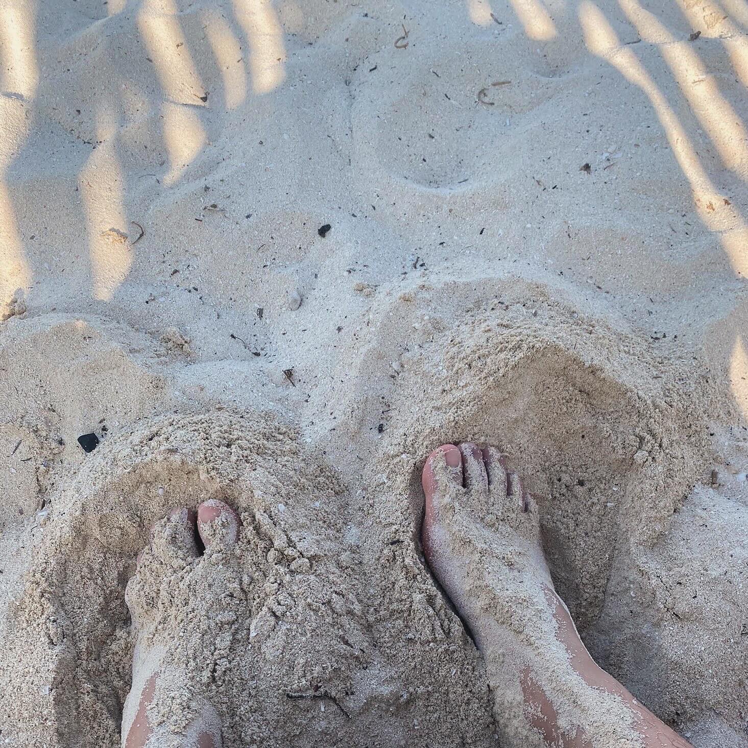 🌊 Toes in the sand, a margarita in your hand, &amp; vitamin D on demand!

🙋 Who&rsquo;s ready to go on their next vacation?! 

#SpringBreak #Vacation #WhiteSandBeach #CaribbeanTravel #AllInclusive