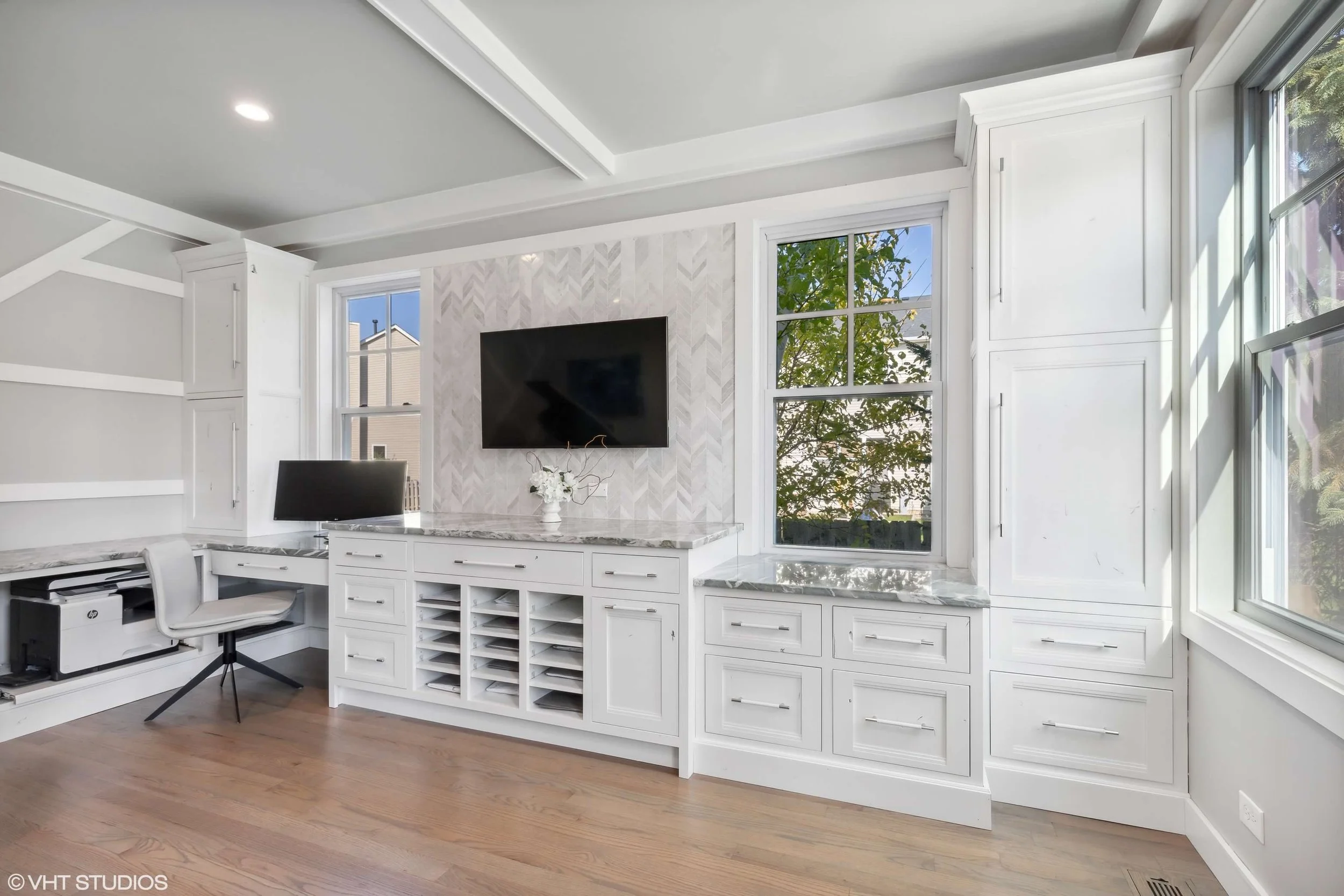 02_2807RegnerRd_165_LivingRoom_HiRes.jpg