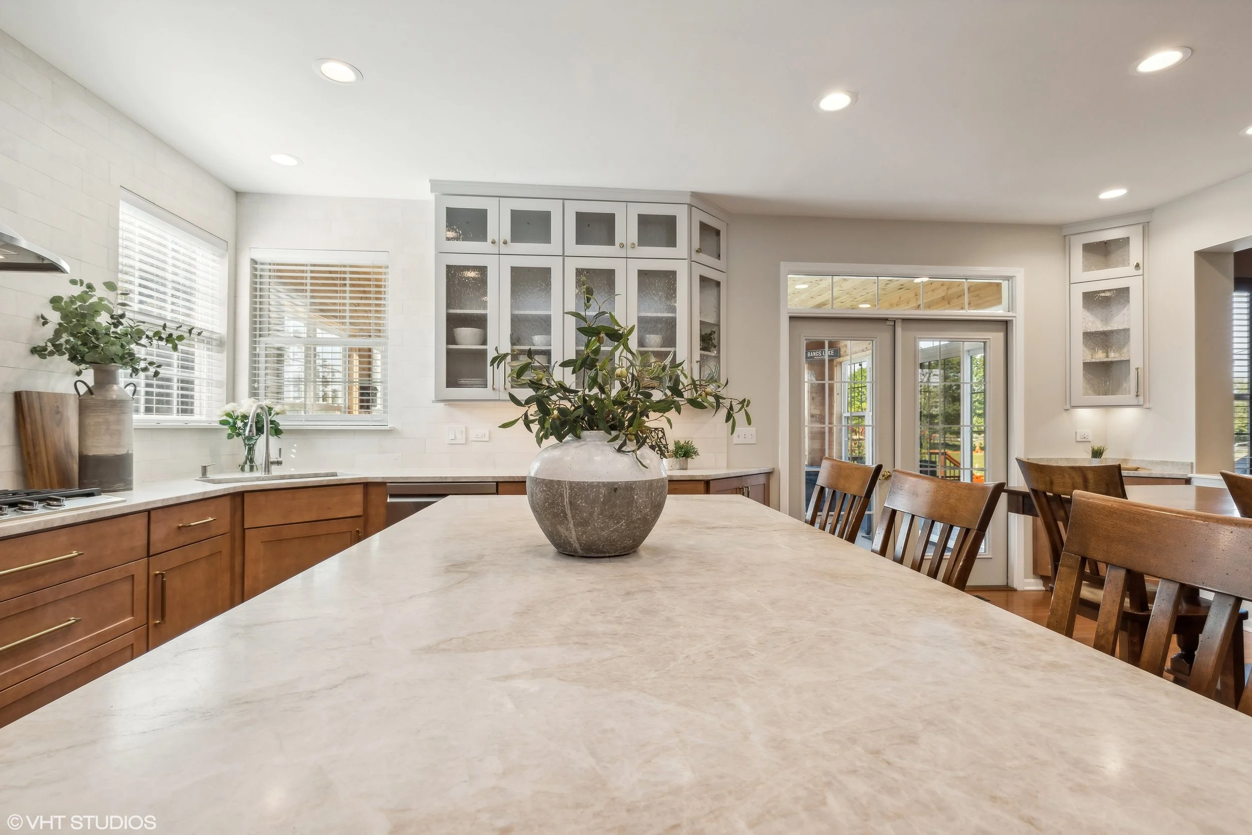 05_1925NorthwoodDrive_177_Kitchen_HiRes.jpg