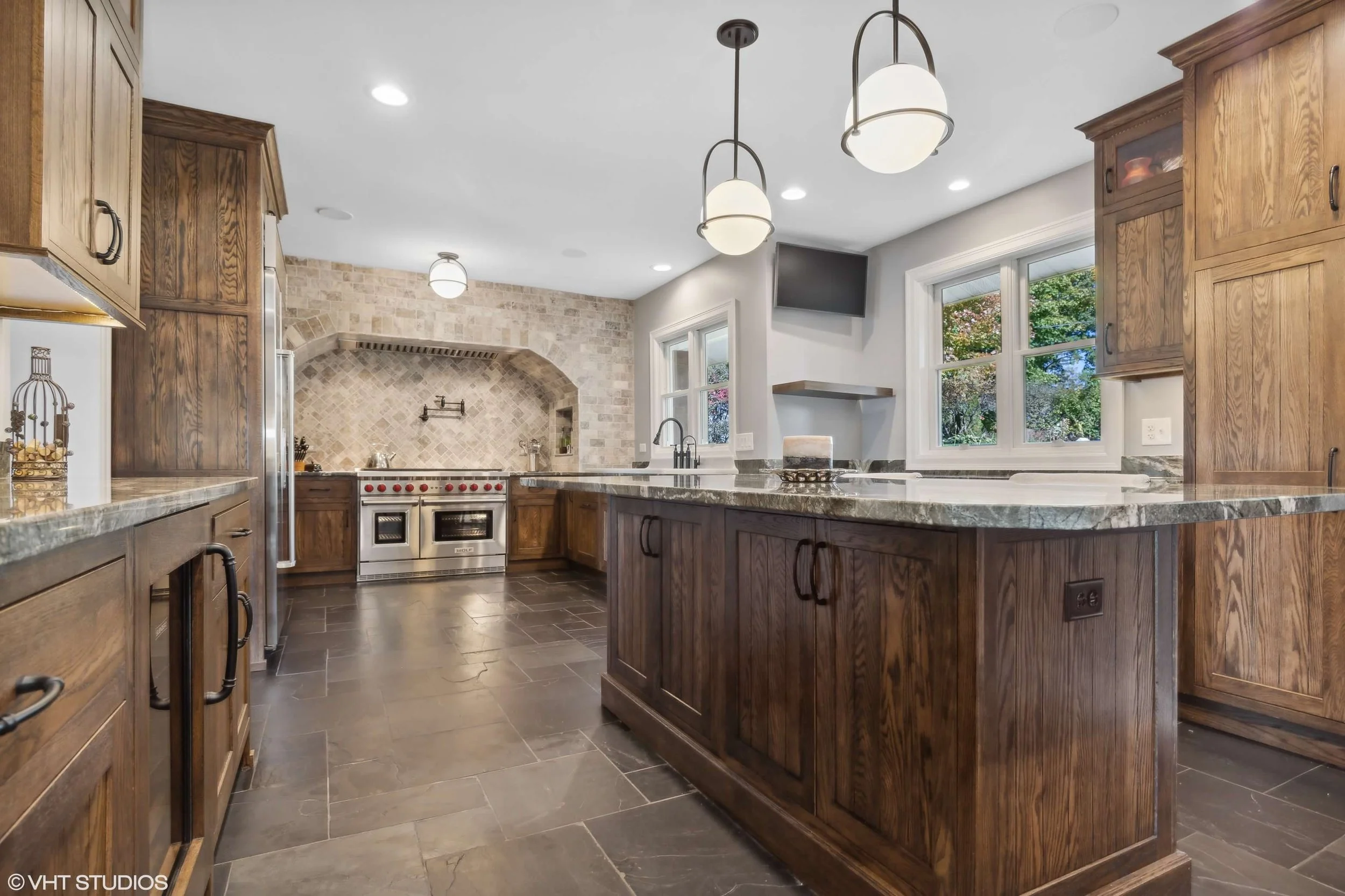 14_2807RegnerRd_191004_KitchenBreakfastRoom_HiRes.jpg