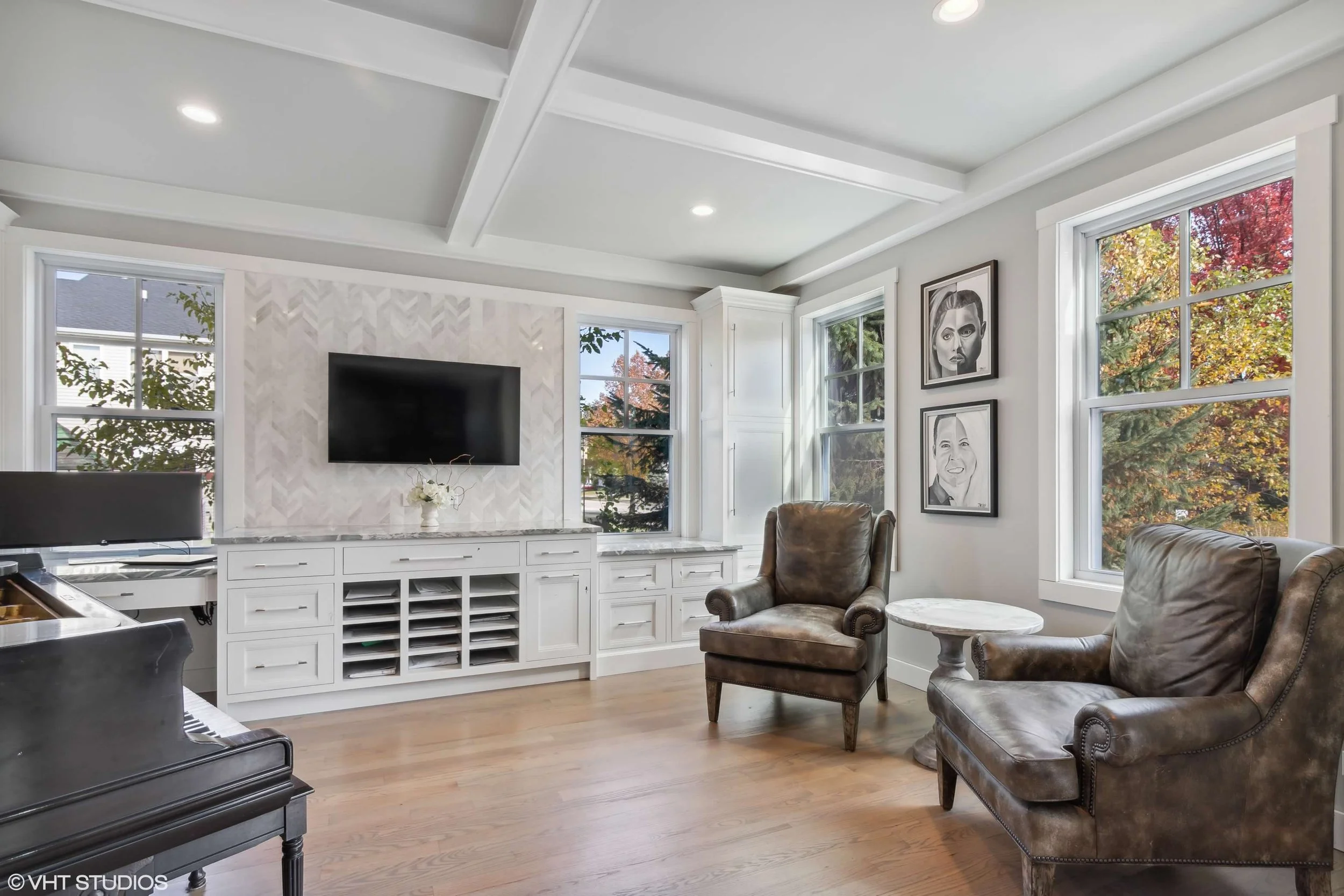 01_2807RegnerRd_1_LivingRoom_HiRes.jpg