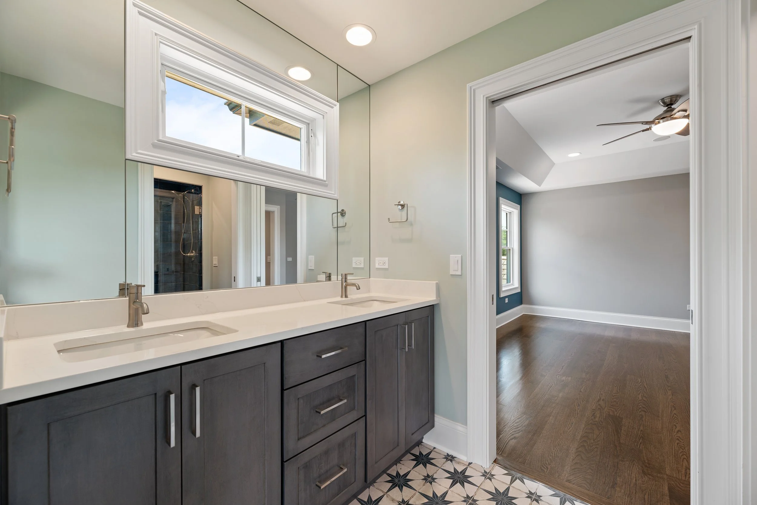 J&J Bath 3 Lot 15.jpg