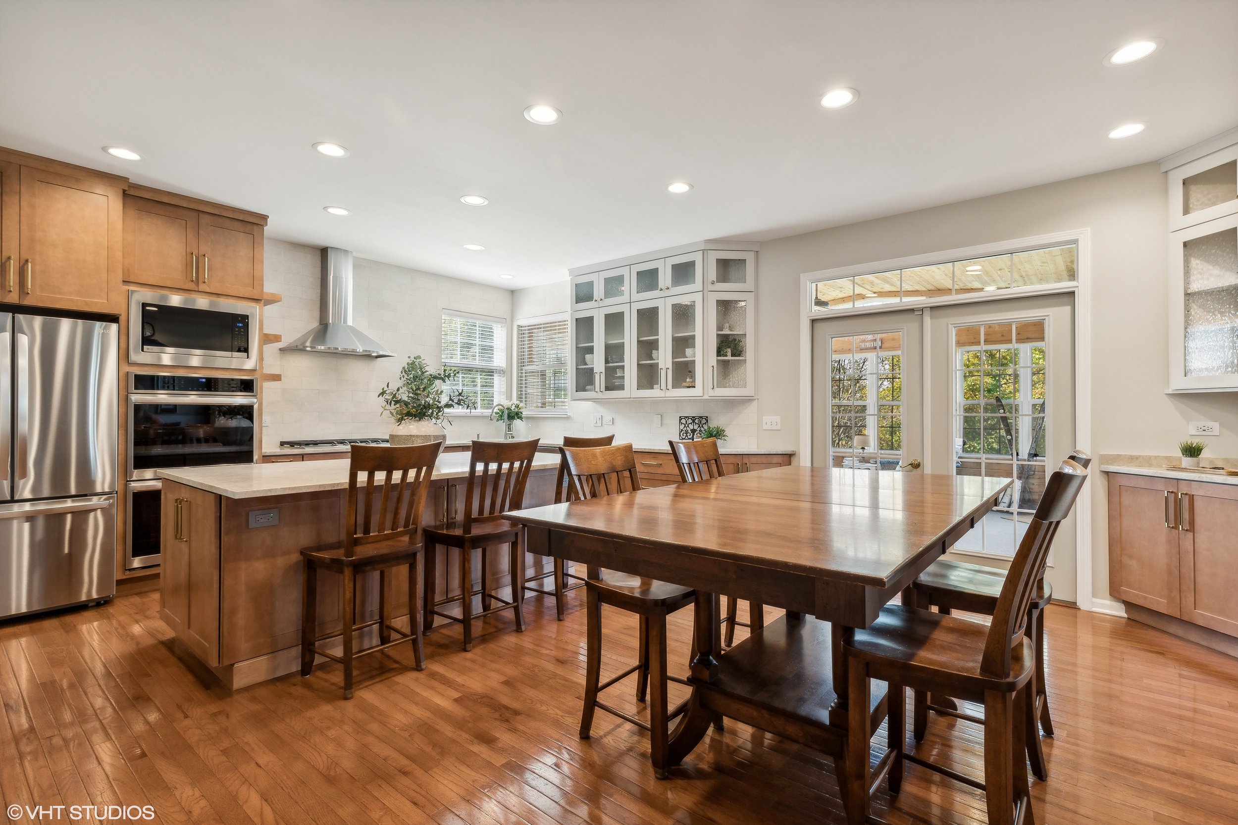 07_1925NorthwoodDrive_191_KitchenBreakfastRoom_HiRes.jpg