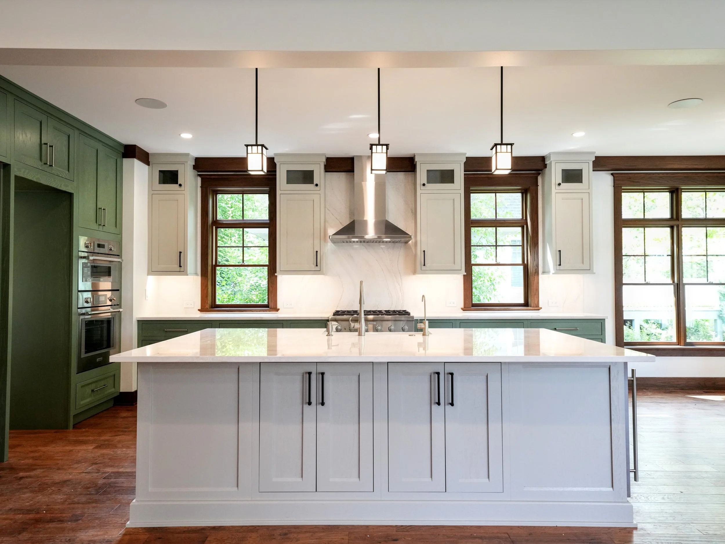 CRAFTSMAN MEETS LAKEHOUSE