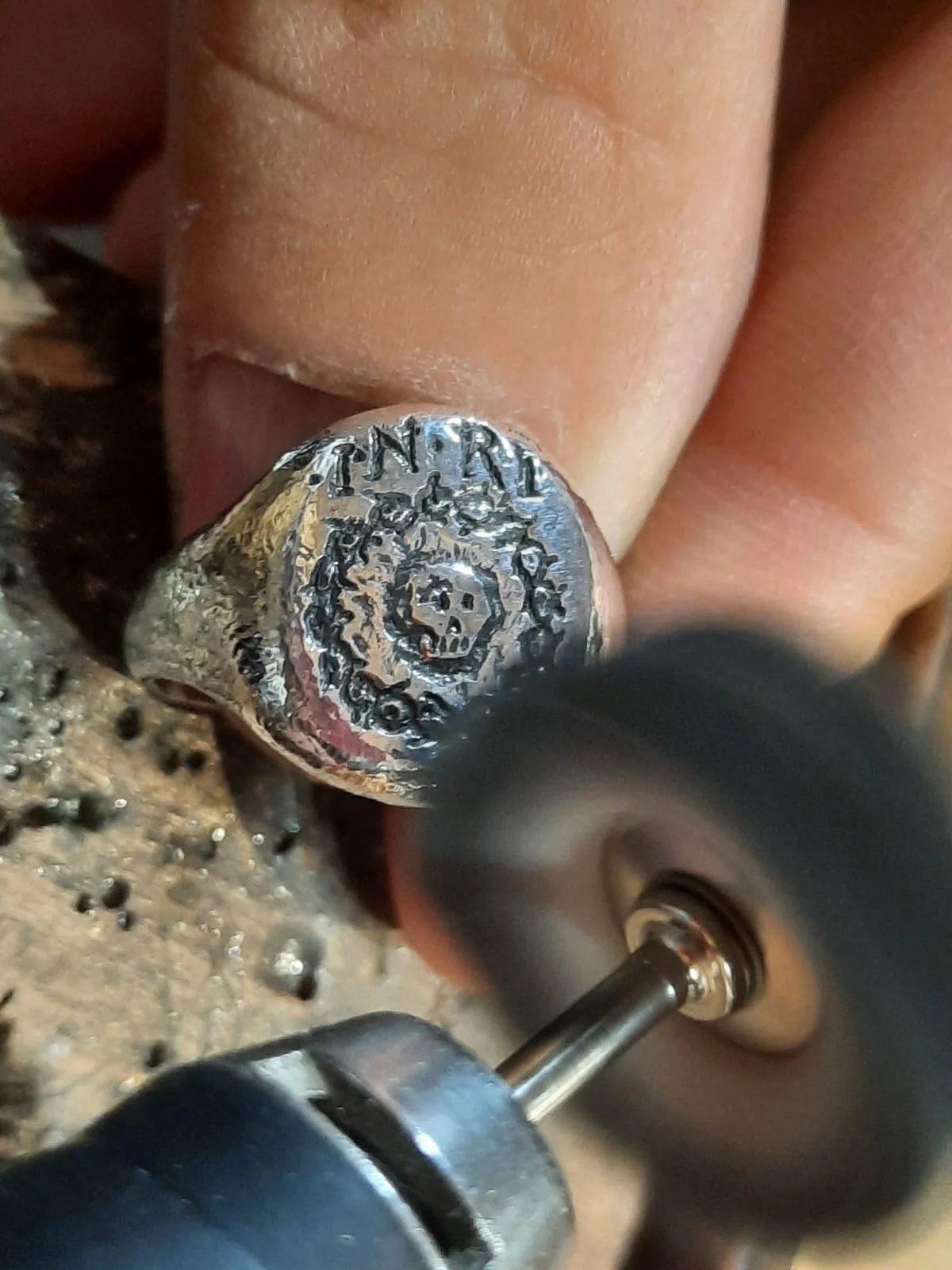 Tomorrow’s heirlooms.
//
It is truly an honor to consider how many patrons have trusted us with crafting heirlooms as precious and meaningful as these.
//
In today’s day and age, we often undervalue the poetic power of symbolism and the i