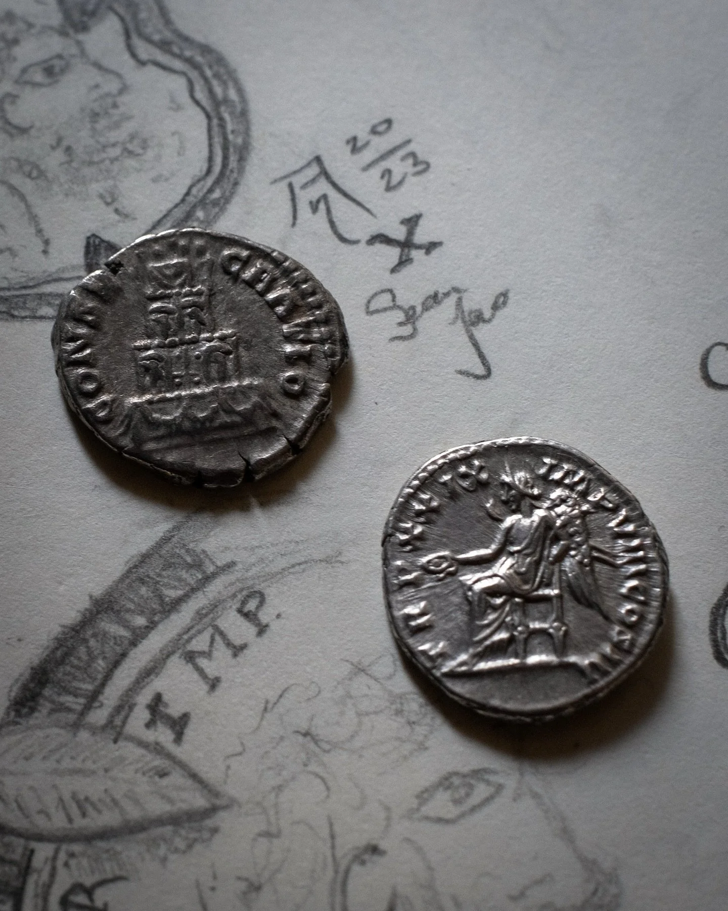 The &laquo;Numismatico&raquo; Pendant
//
In ancient times, coins were not only a form of currency, but means of communication. Meaningful symbols were utilized to convey messages across empires that spanned th known world. Cornucopia to represent pro