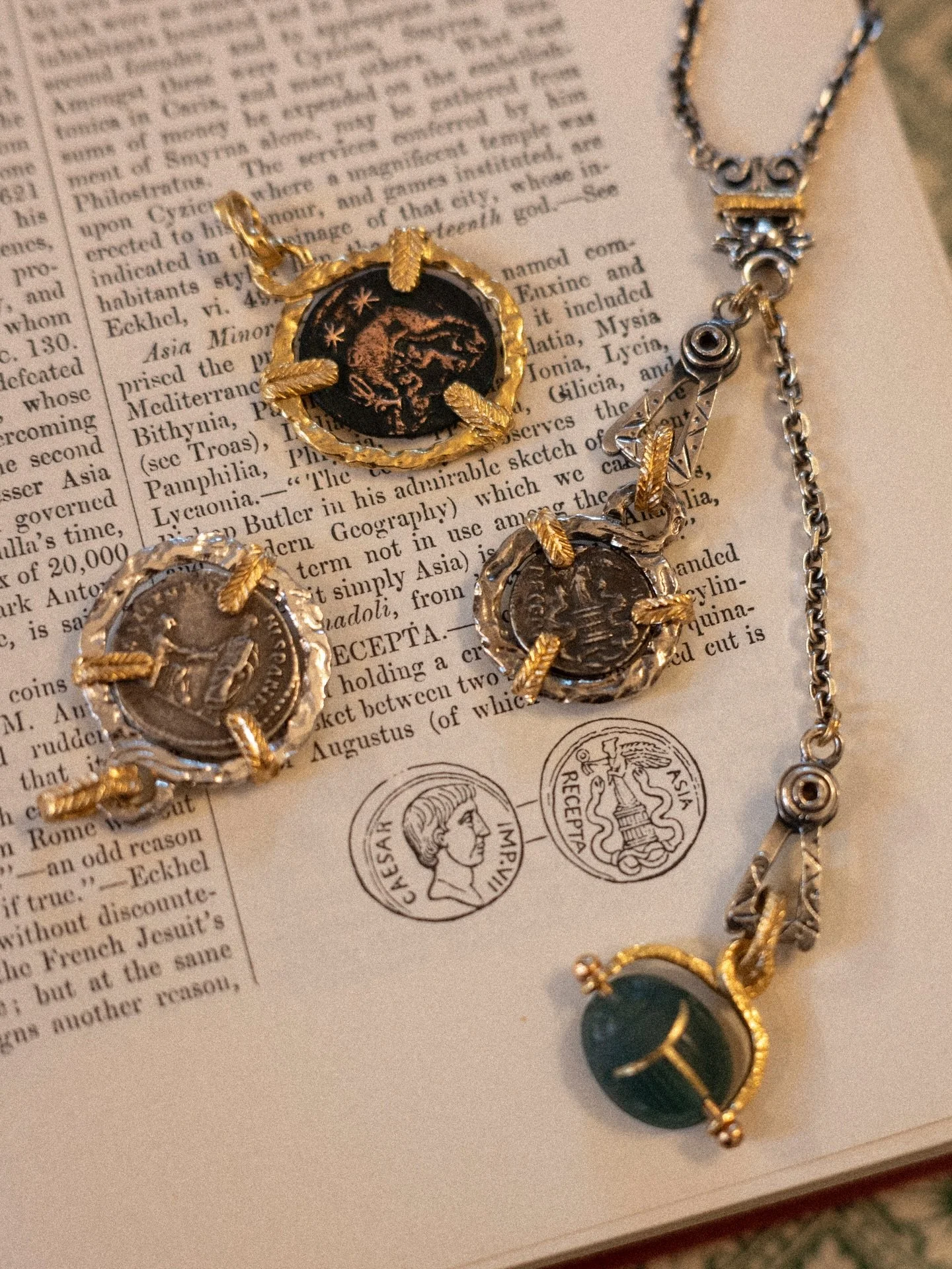 The &laquo;NUMISMATICO&raquo; Pendant
//
Miniature monuments to antiquity.
Sourced &amp; set in bespoke pendants befitting of their prestige.
//
Paolo Penko exclusively for L&rsquo;Arte Nascosta
DM to commission yours. 
.
.
.
.
.
.
#pendant #coin #nu