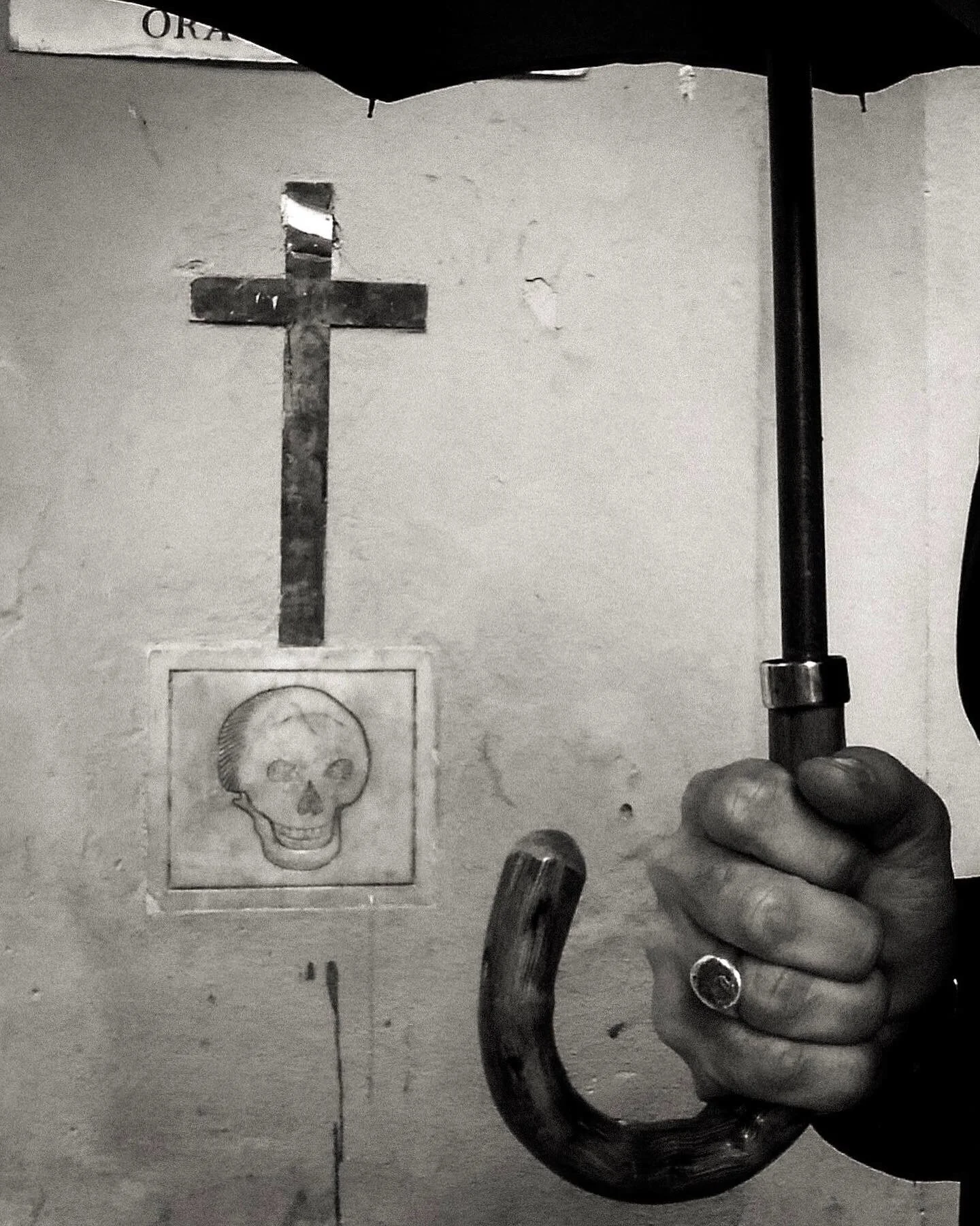 &laquo;Domine, quo vadis?&raquo;
//
The &laquo;Quo Vadis&raquo; motif is our own reinterpretation of the timeless &ldquo;memento mori&rdquo; theme. Rendered here in four distinct media: (1) a hand engraved sterling silver money clip by Jes&ugrave;s S