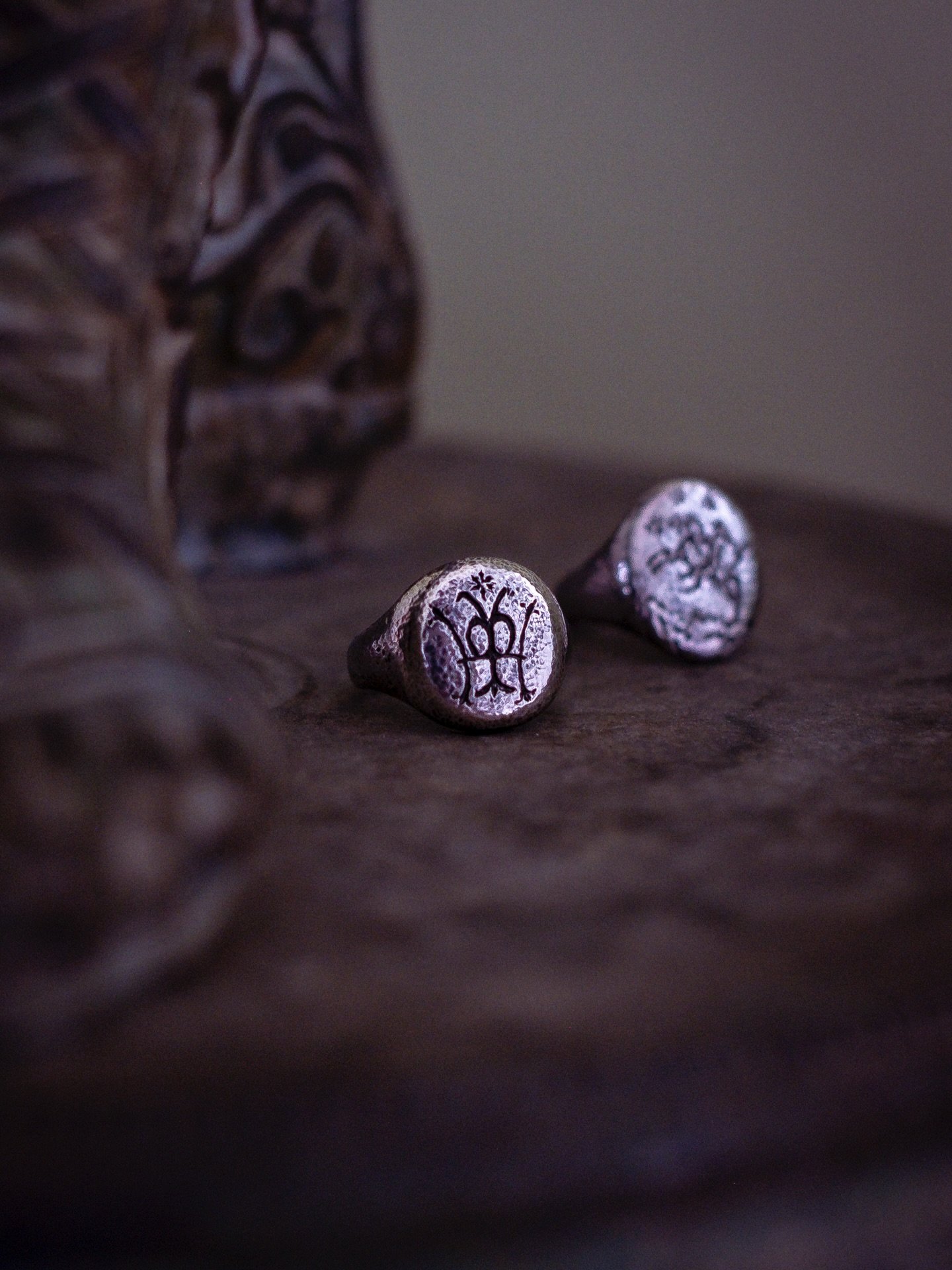 The &laquo;Ellenistico&raquo; Ring
//
Our first product, it&rsquo;s much more than a ring. It&rsquo;s emblematic of distant times and even more distant places where essence outshines substance and the world may be viewed with clarity. 
//
Custom engr