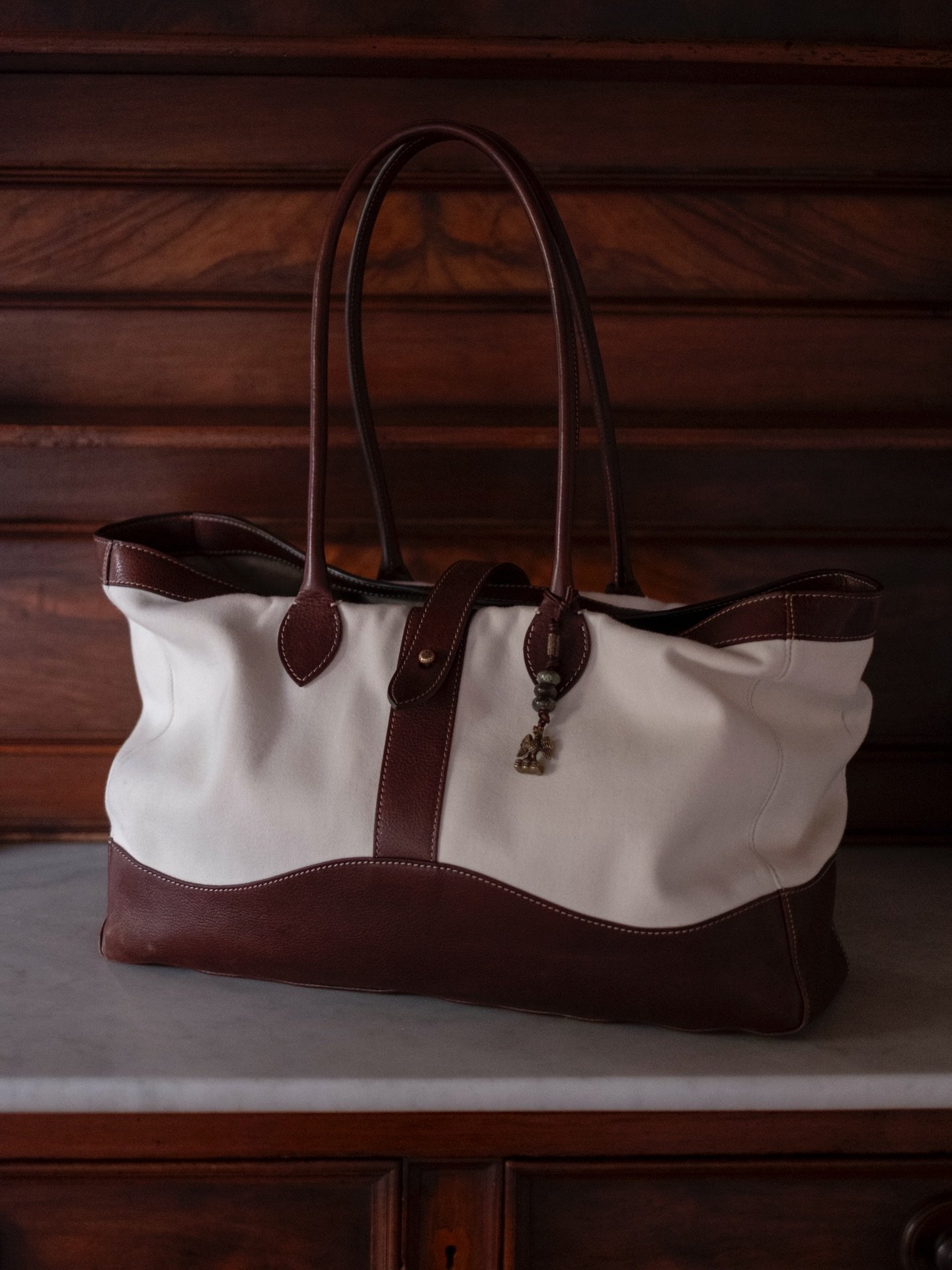 With or without a monogram, it&rsquo;s still the &laquo;Monogramma&raquo; Tote
//
An exclusive L&rsquo;Arte Nascosta design, handmade especially for us by the Romanelli family, Florence&rsquo;s best leather makers. 
//
Available for order. Check link