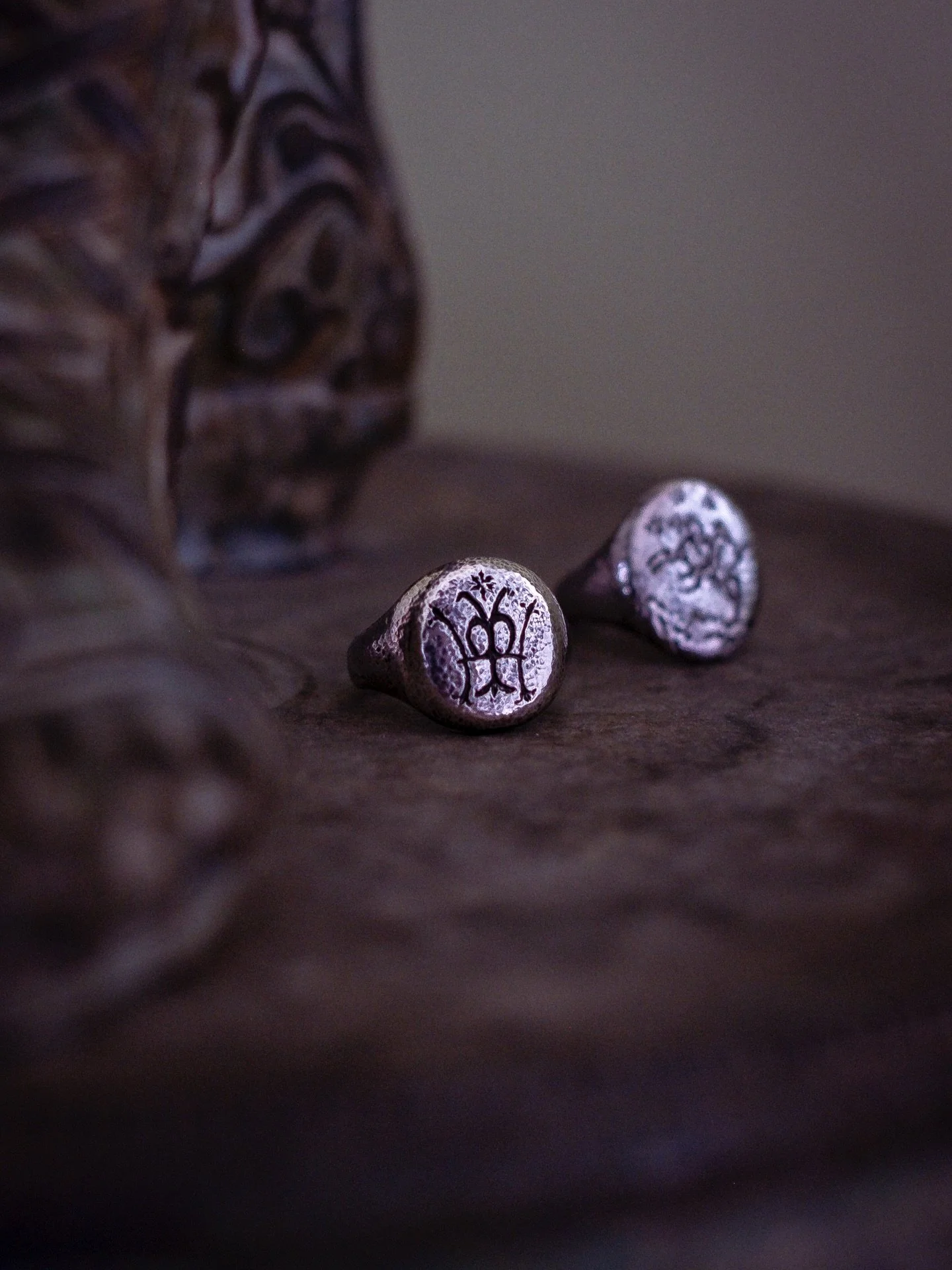 The &laquo;Ellenistico&raquo; Ring
//
Our first product, it&rsquo;s much more than a ring. It&rsquo;s emblematic of distant times and even more distant places where essence outshines substance and the world may be viewed with clarity. 
//
Custom engr