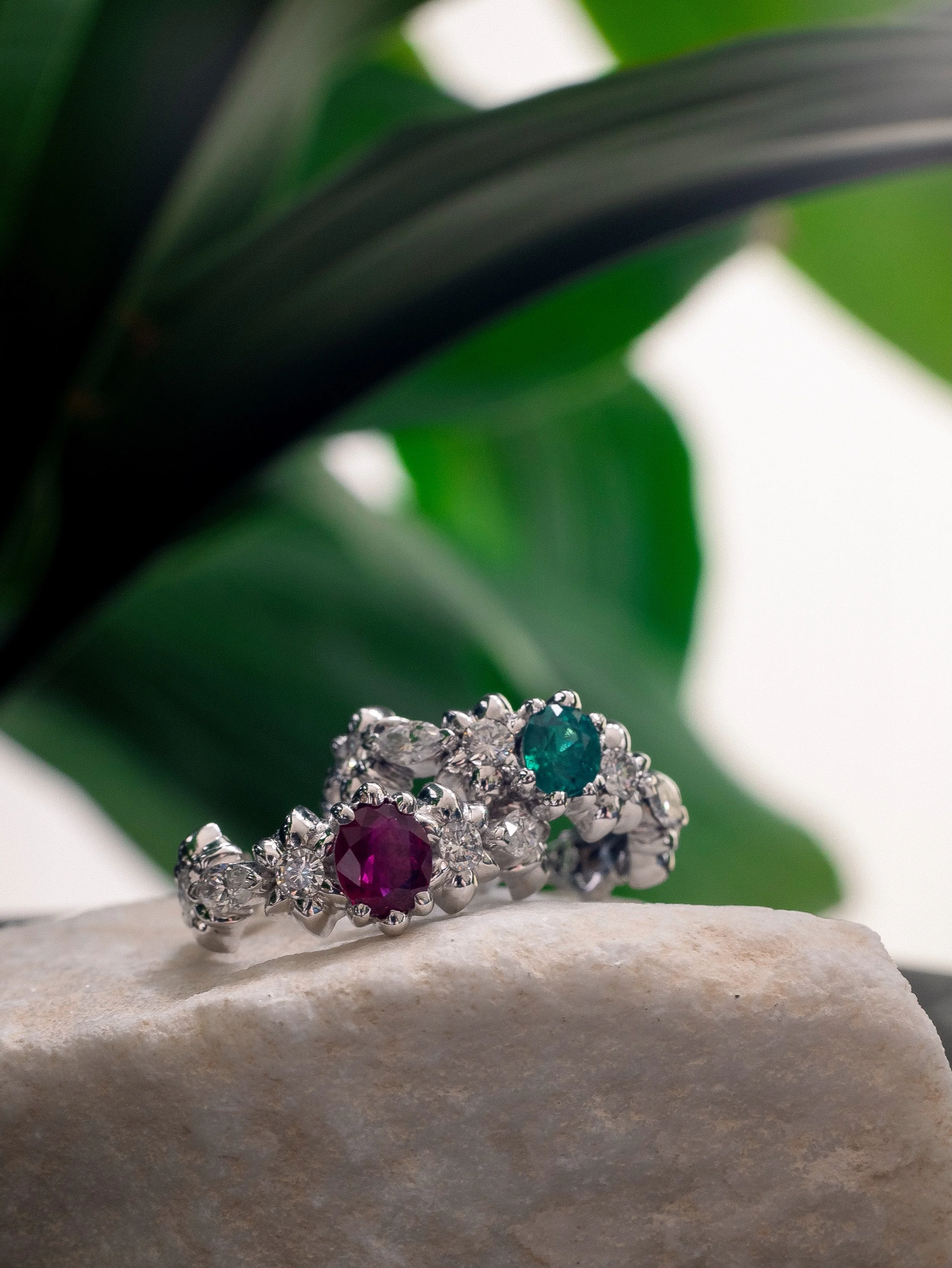 Paolo Penko&rsquo;s &ldquo;Master&rdquo; Collection.
A contemporary revisitarion of one of his earliest designs in celebration of his 40th anniversary as a Master Goldsmith.
//
Left: 18k white gold, white diamonds, and ruby
Right: 18k white, white di