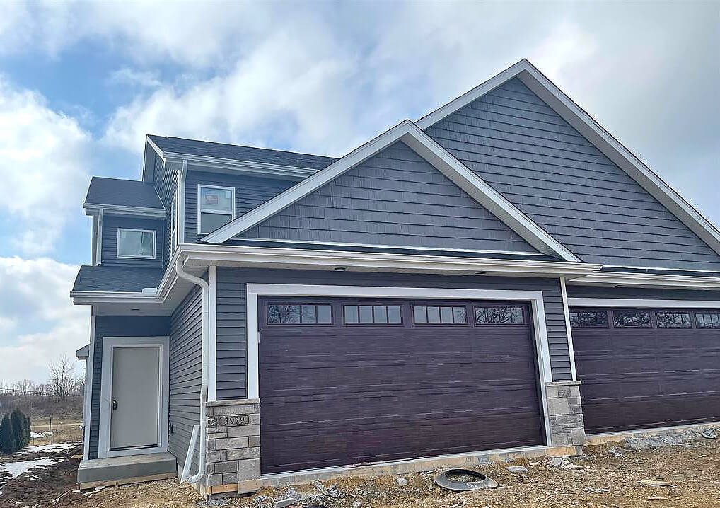 Twin Townhome For Sale 3929 / 3931 Tanglewood Place, Janesville • LOT