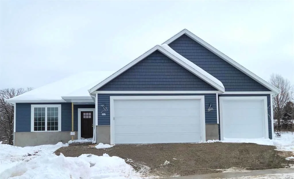 Home For Sale 3720 Tanglewood Place, Janesville • LOT 11 — Next Generation New Home