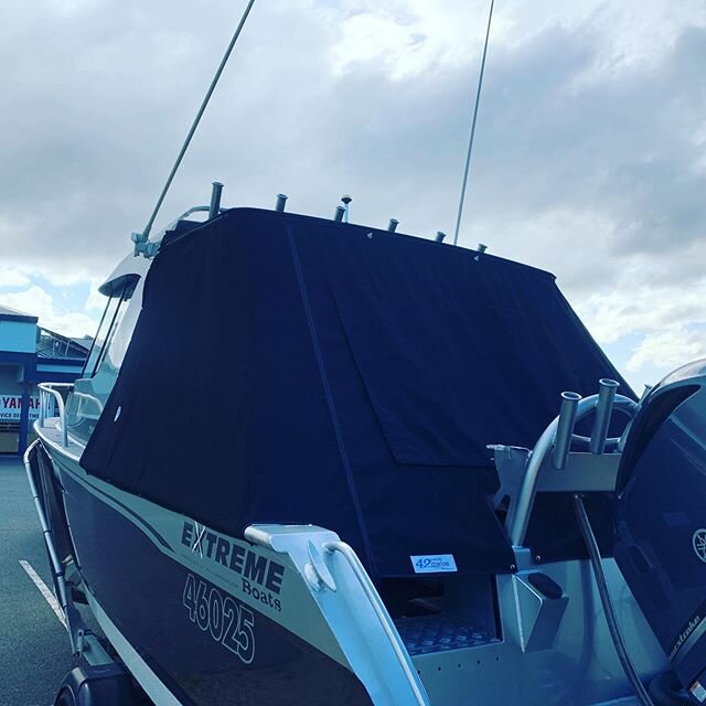 Storm cover Friday&rsquo;s.
Now is the perfect time to drop your boat of for a new cover. We can even organise a service at the same time with Lewis Marine. The classic 2 birds 1 stone.
#42southmarine #sunbrella #tenarathread #lewismarine #cambridge 