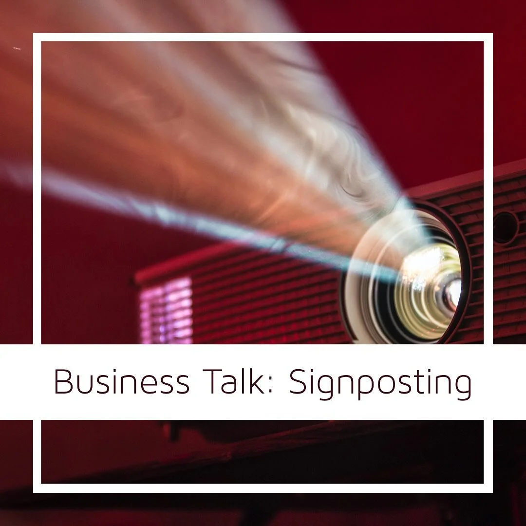 🇮🇹: Avete mai sentito parlare di "signposting language"? Queste espressioni tipiche del business English (letteralmente tradotte come "espressioni segnaletiche") servono a guidare l'ascoltatore di una presentazione, accompagnand