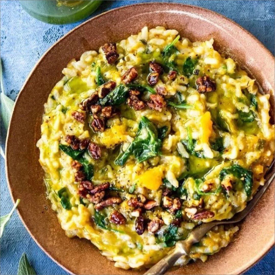 #repost @feastingathome⠀⠀⠀⠀⠀⠀⠀⠀⠀
⠀⠀⠀⠀⠀⠀⠀⠀⠀
I love risotto. It's a special meal for me because I rarely take time to make risotto. So when I DO make time for risotto, I also create time to enjoy eating it.⠀⠀⠀⠀⠀⠀⠀⠀⠀
⠀⠀⠀⠀⠀⠀⠀⠀⠀
Butternut squash risotto with leeks is not only delicious, it's also healthy. You probably already know butternut squash is healthy - heck, it's orange! Anytime there's color in a plant, it's likely healthy.⠀⠀⠀⠀⠀⠀⠀⠀⠀
⠀⠀⠀⠀⠀⠀⠀⠀⠀
But let's talk about those leeks. Leeks are not something we tend to eat often in the US. They're like an onion, but their shape means that we aren't going to deep-fry them and dip them in sauce. They're bigger than garlic cloves, but they're in the same family of veggies as onions and garlic.⠀⠀⠀⠀⠀⠀⠀⠀⠀
⠀⠀⠀⠀⠀⠀⠀⠀⠀
Leeks were historically considered superior to garlic and onions in ancient Rome. Rather than get into any competition between vegetables, let me say why I like leeks. ⠀⠀⠀⠀⠀⠀⠀⠀⠀
Leeks are a microbiome food. The fibers in leeks act as p