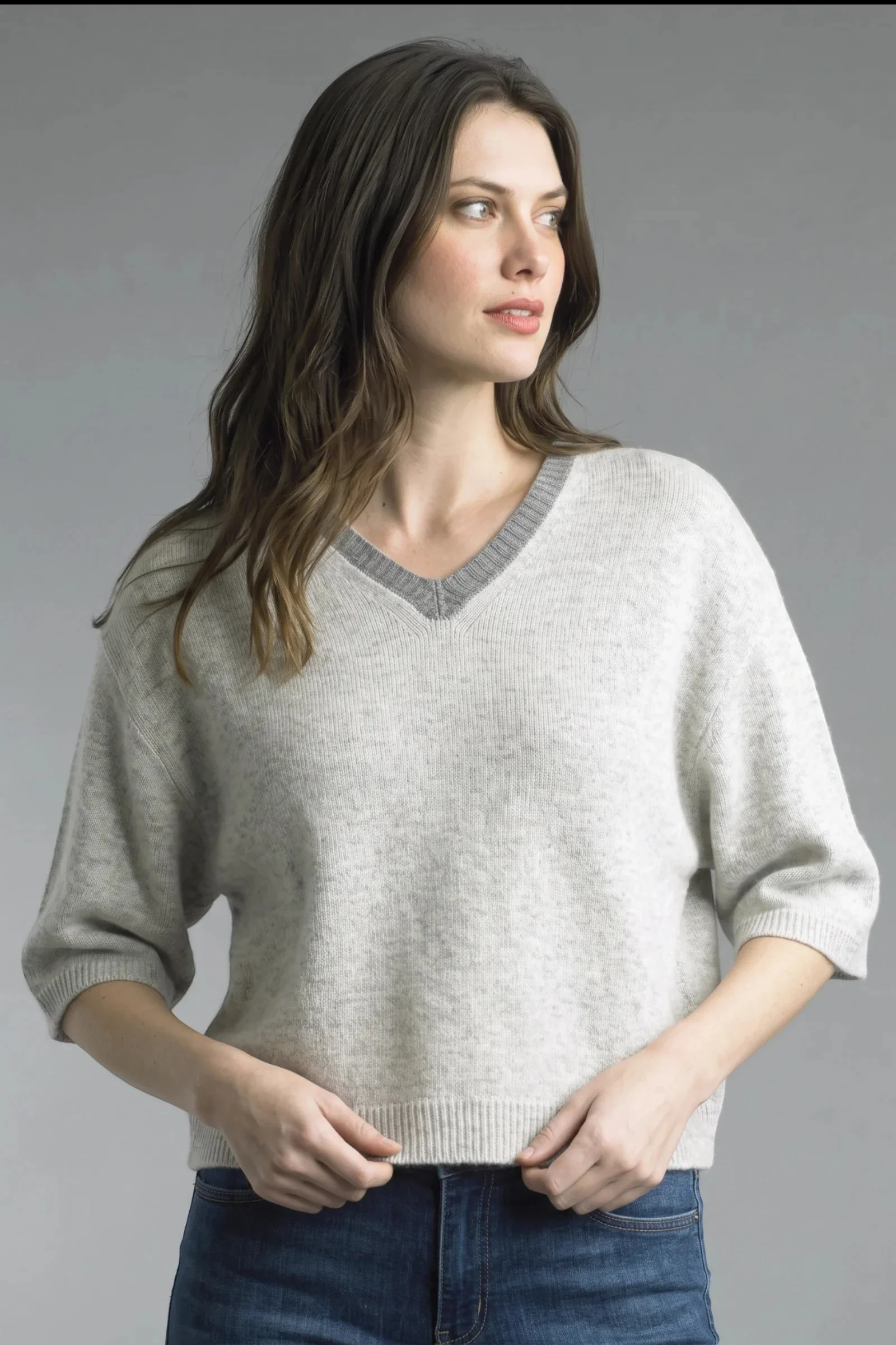 Tempo Paris Cozy V-Neck Sweater