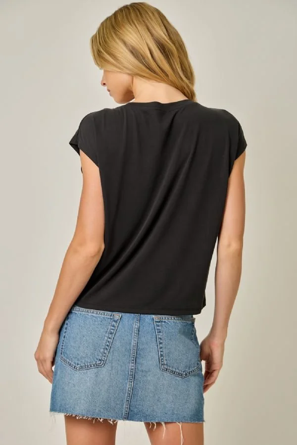 T_20020-Black_05(3).jpg