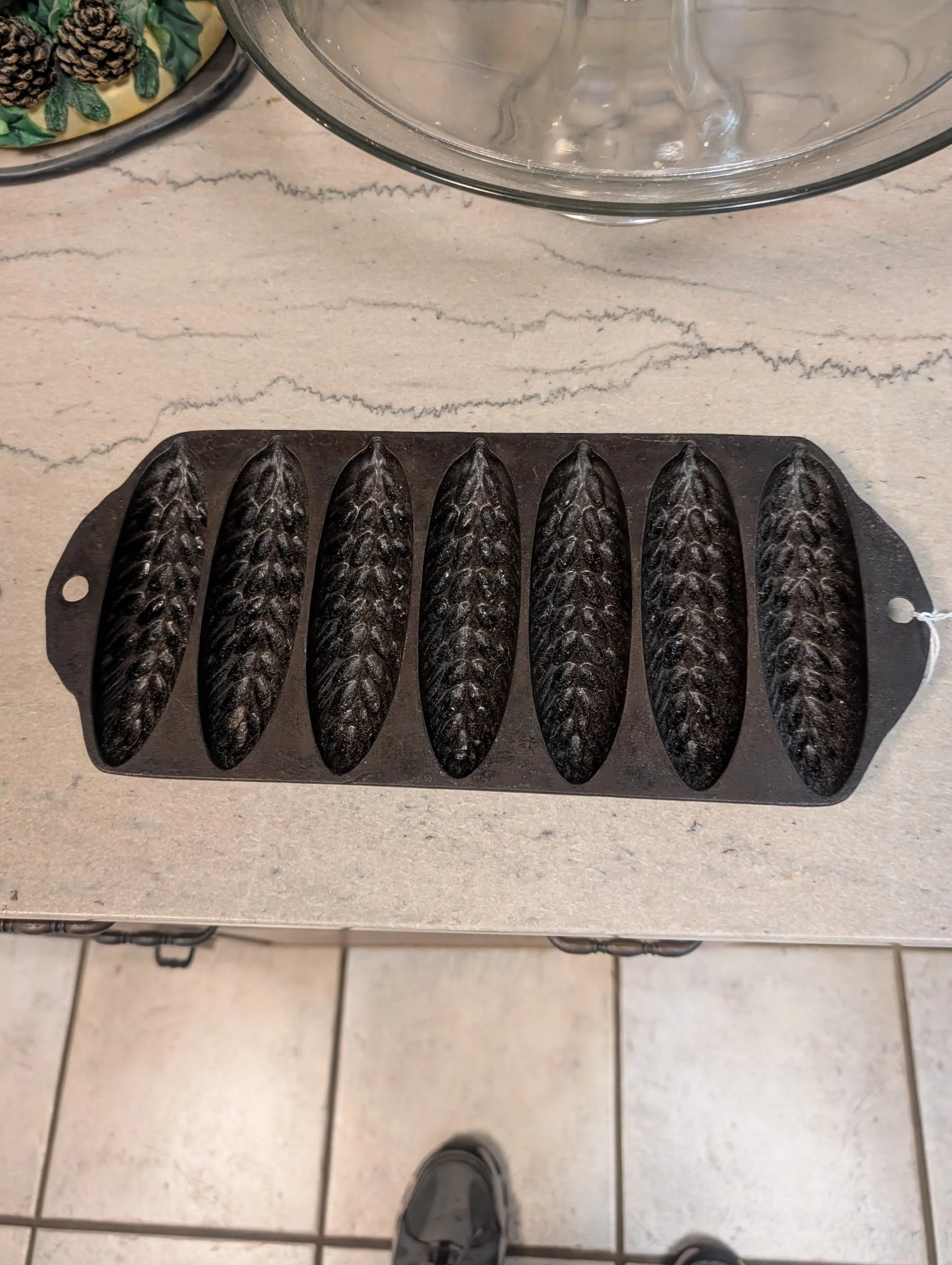 cast iron cornstick pan.jpg