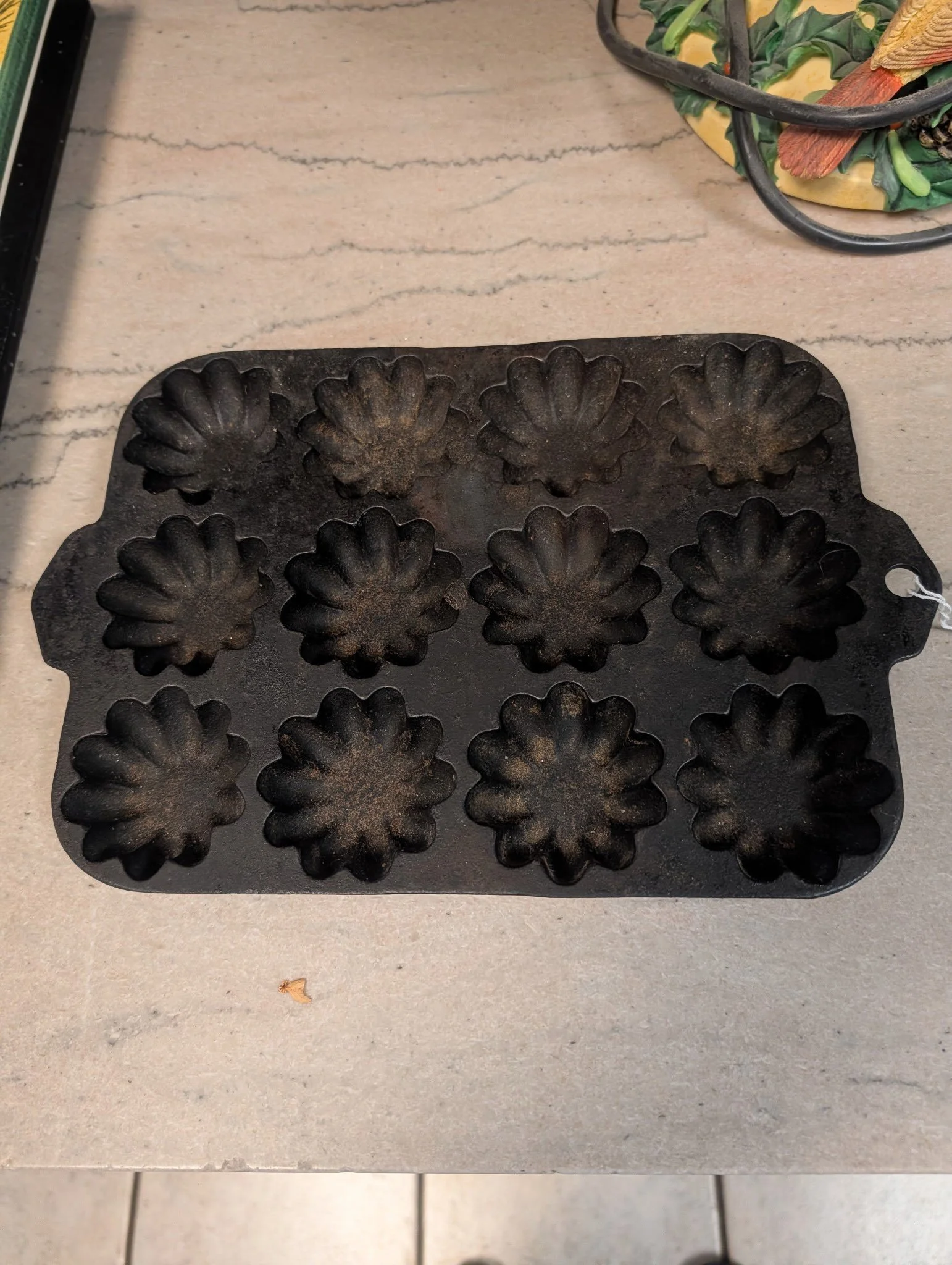 Griswold Cast Iron Muffin Pan.jpg