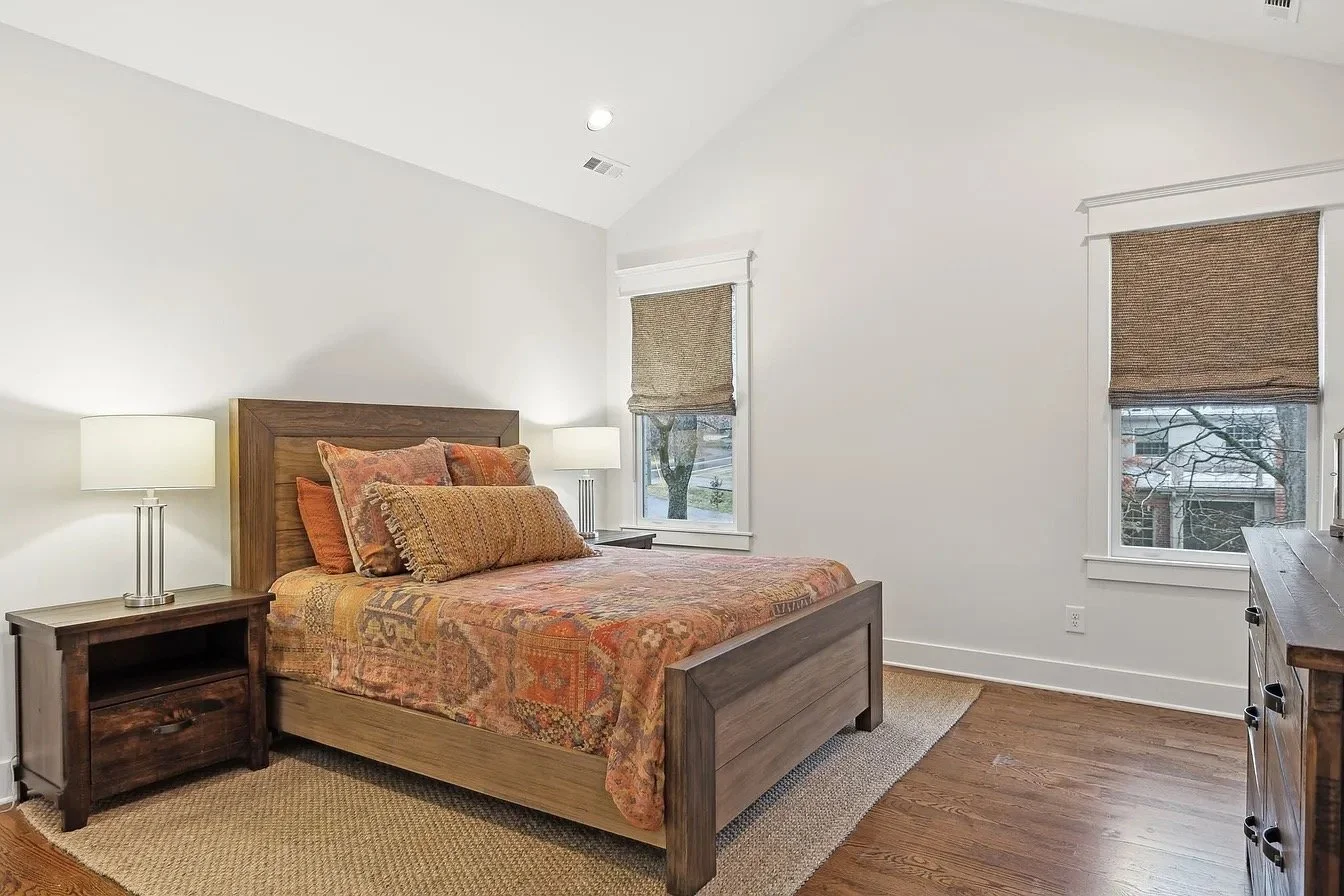 dark wood queen bed.jpg