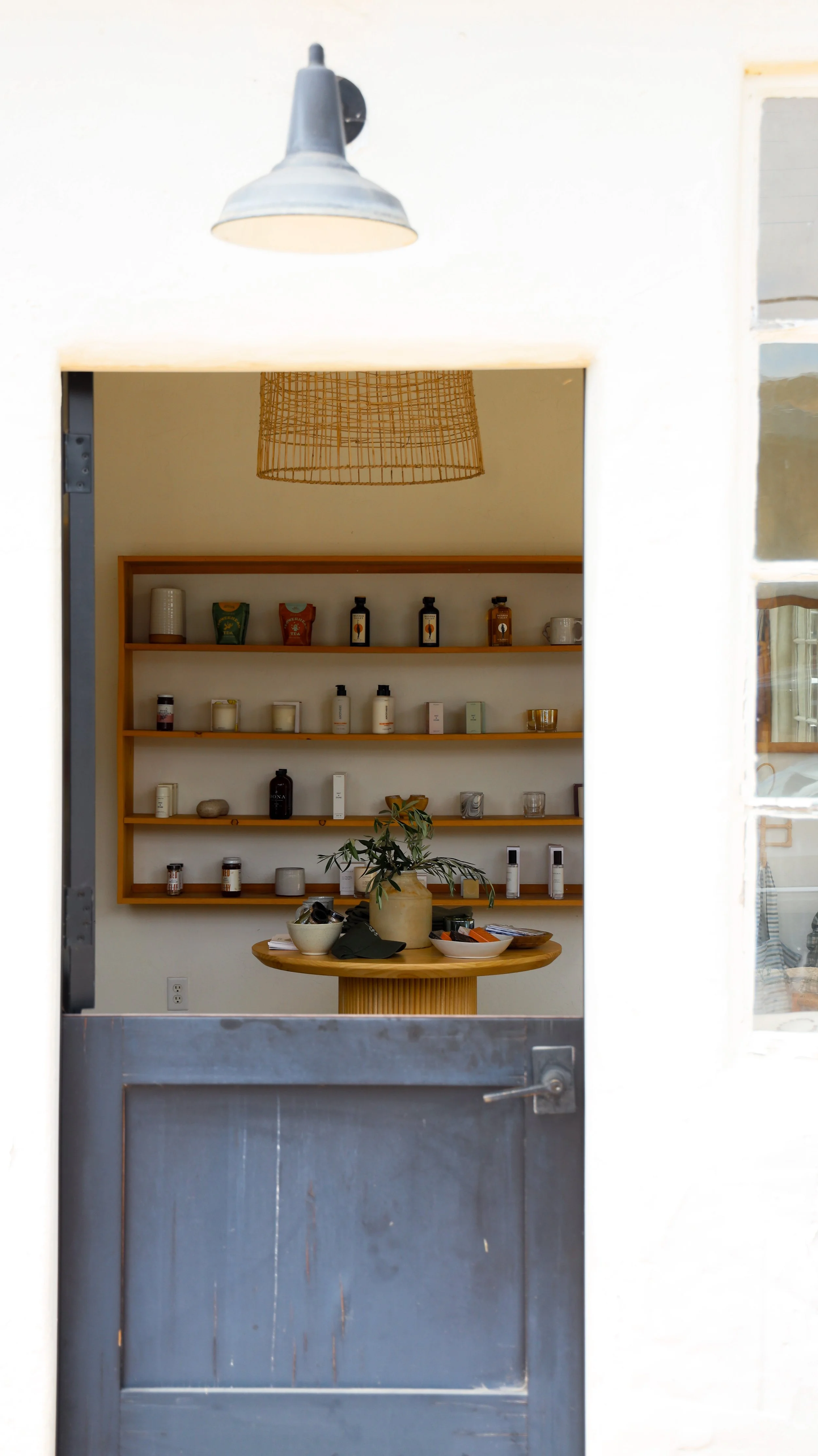 Bodega Los Alamos by Nicole Schmiedl 